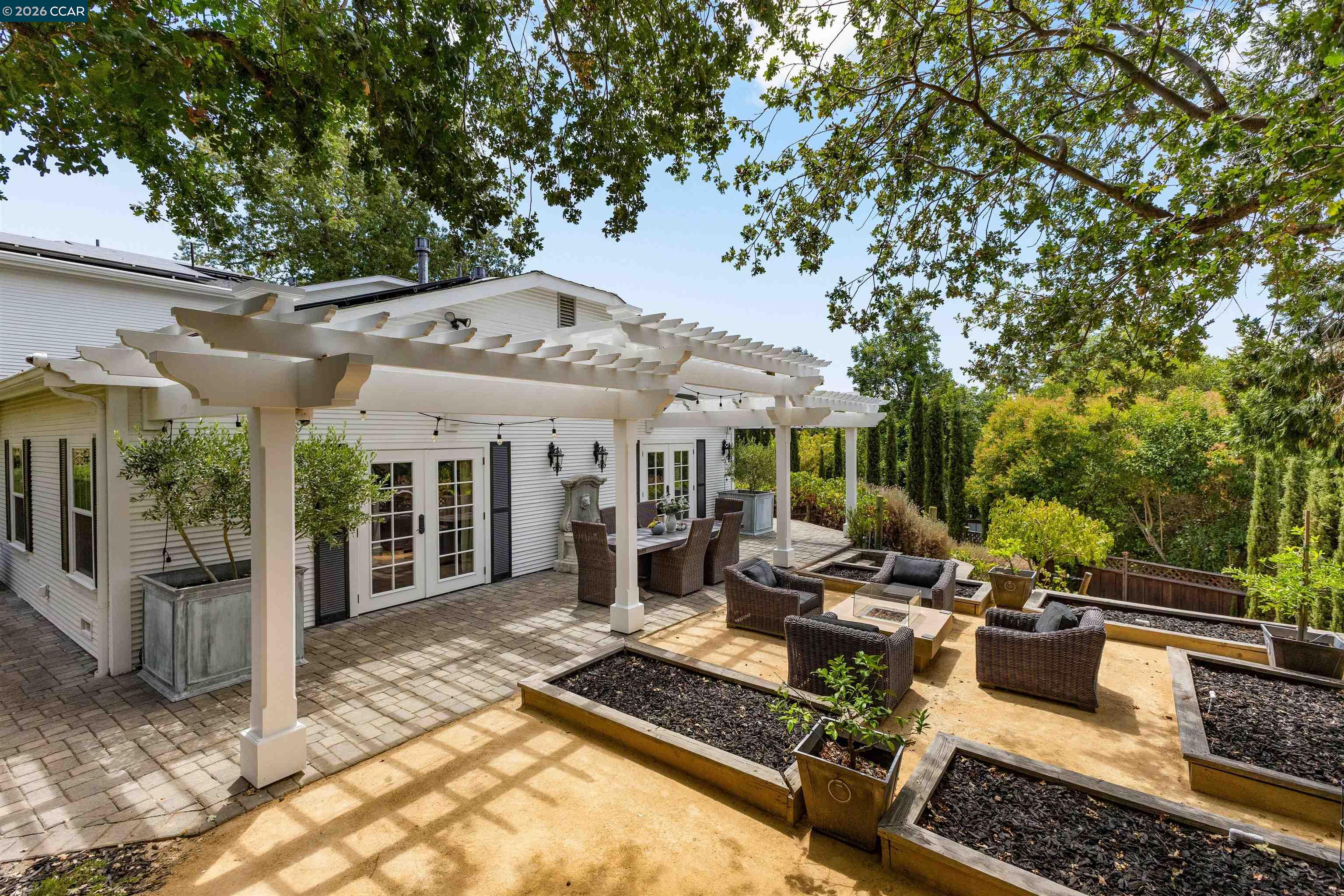 950 Country Lane