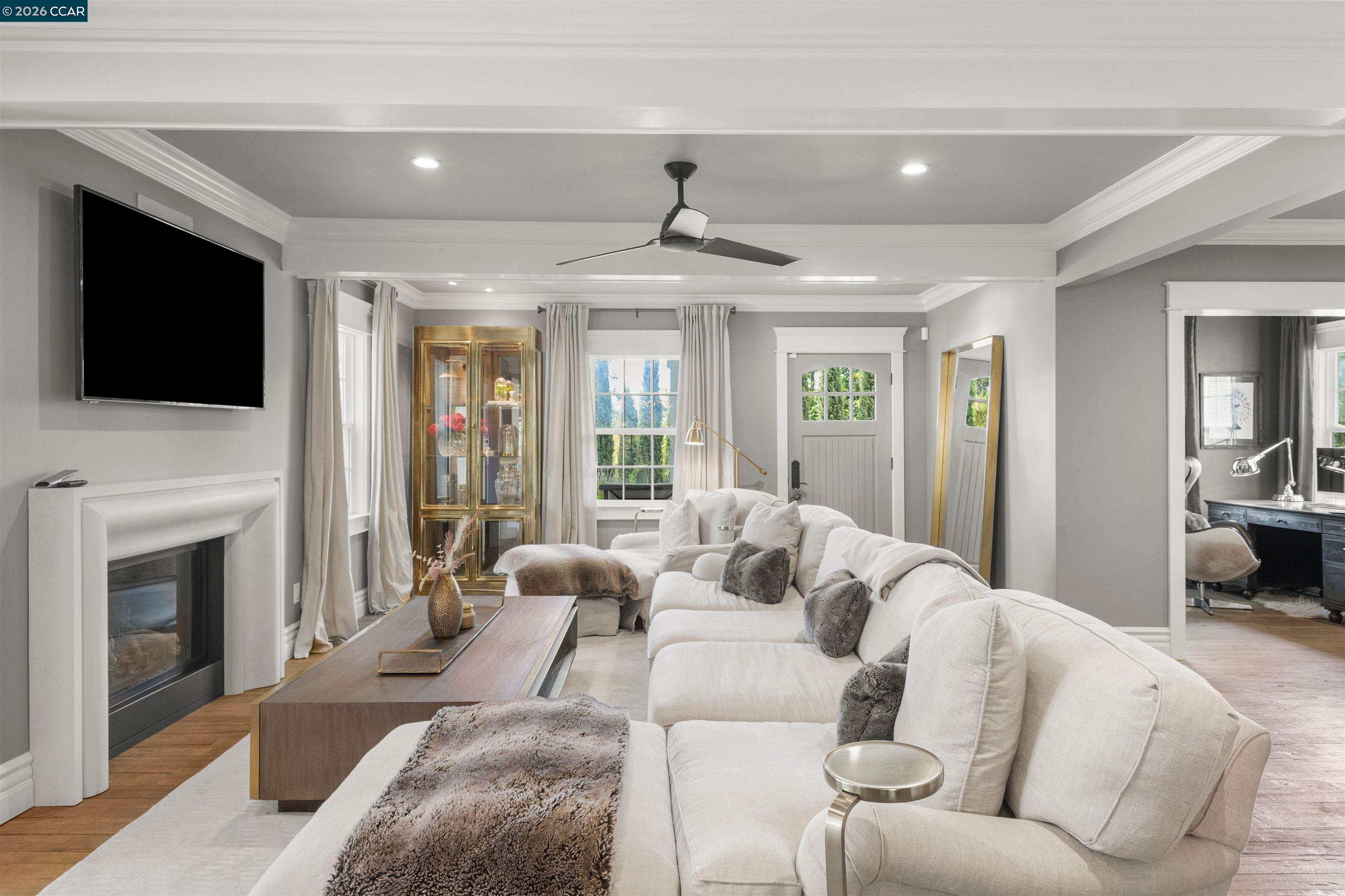 950 Country Lane