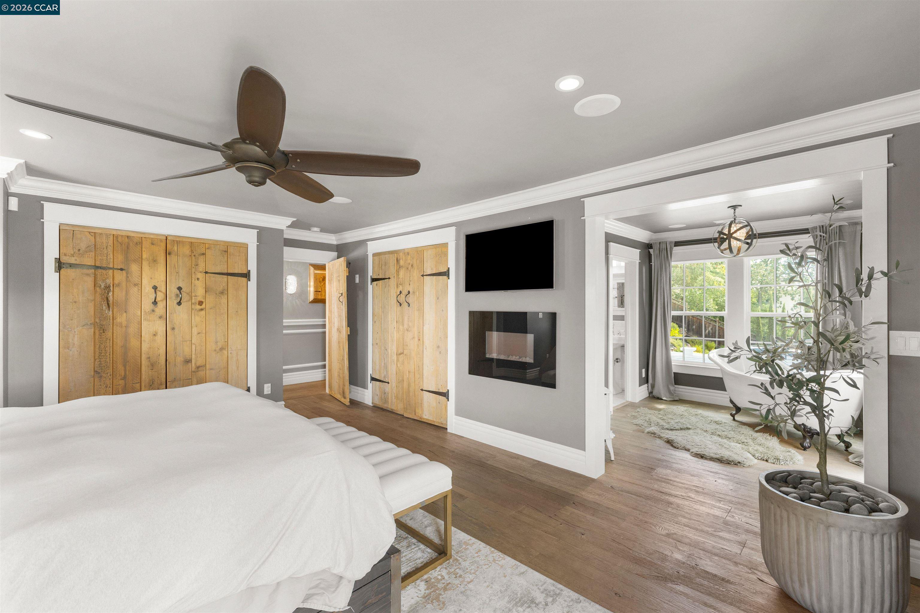 950 Country Lane