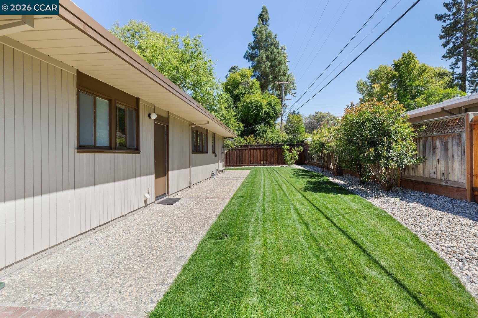 247 Los Cerros Ave