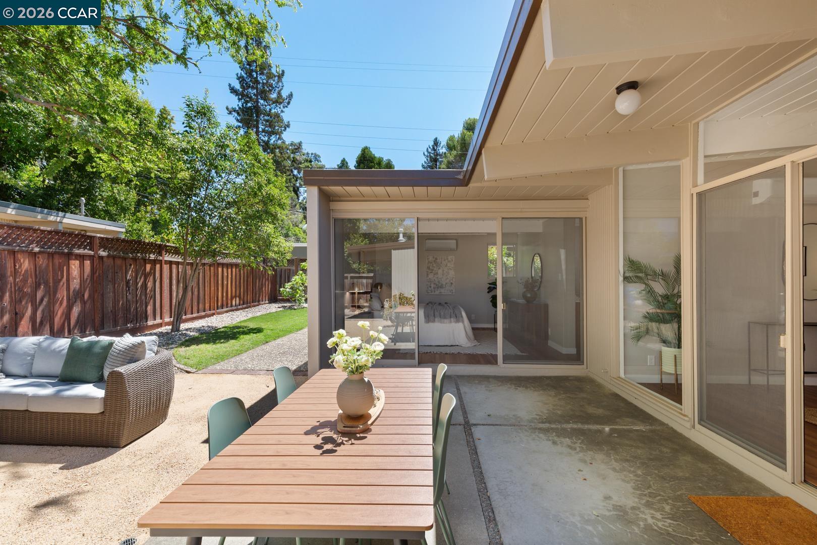 247 Los Cerros Ave