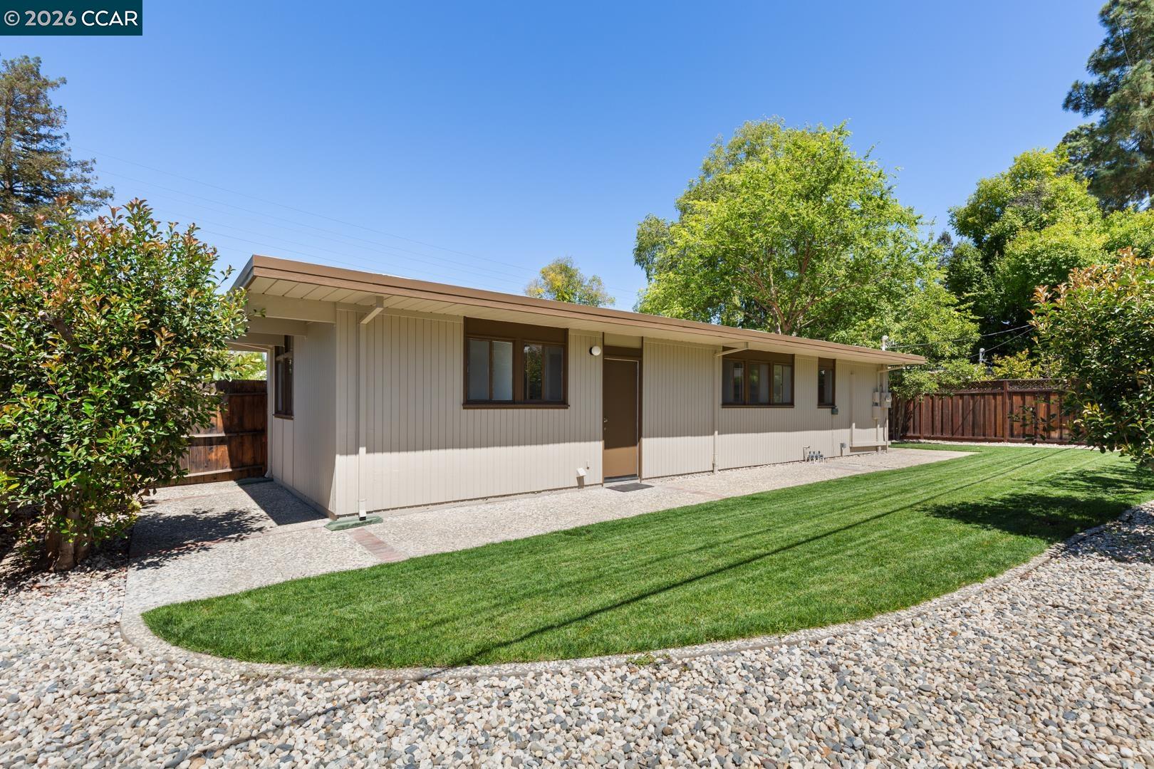 247 Los Cerros Ave