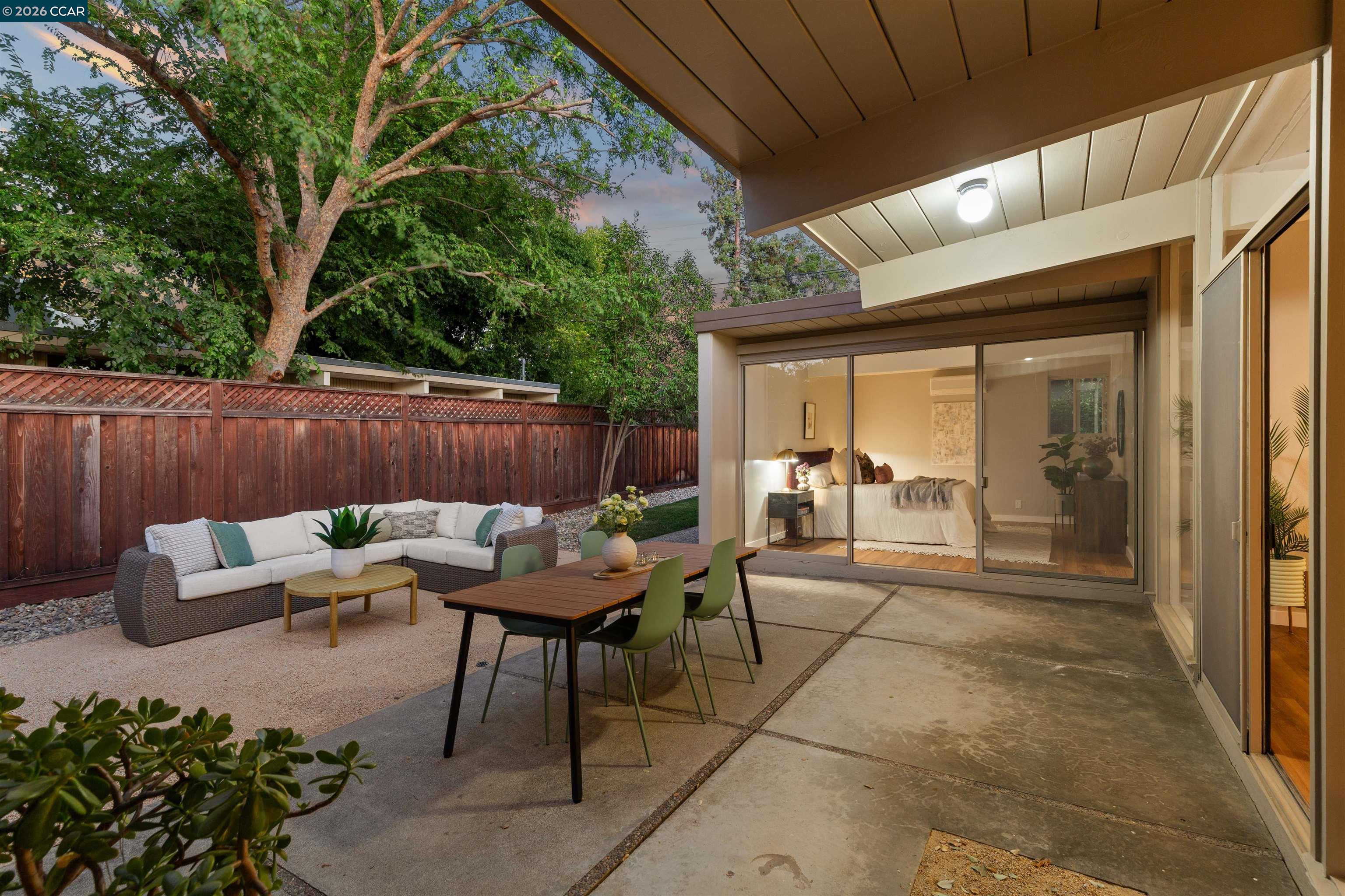 247 Los Cerros Ave