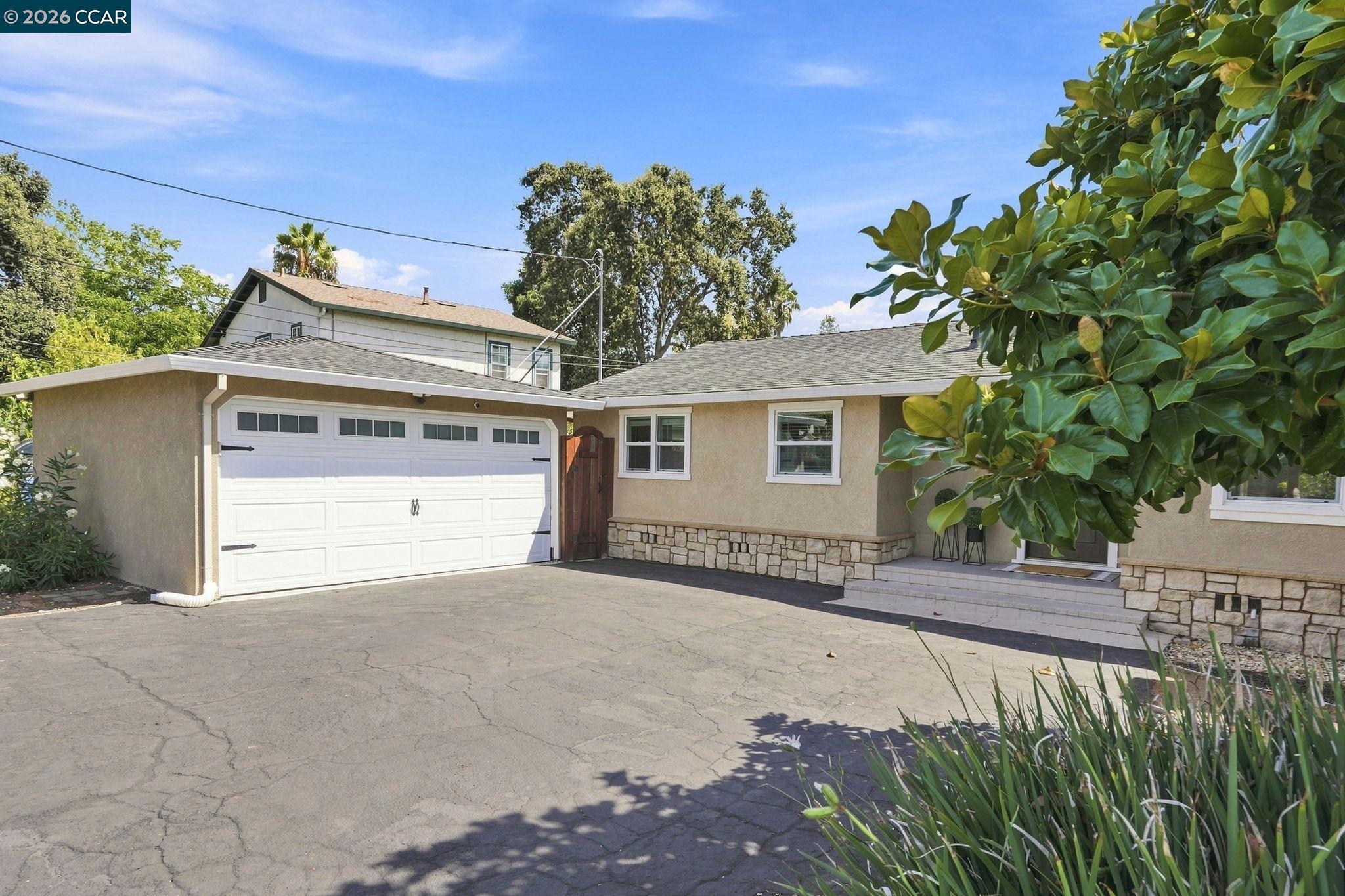 100 Pleasant Valley Dr