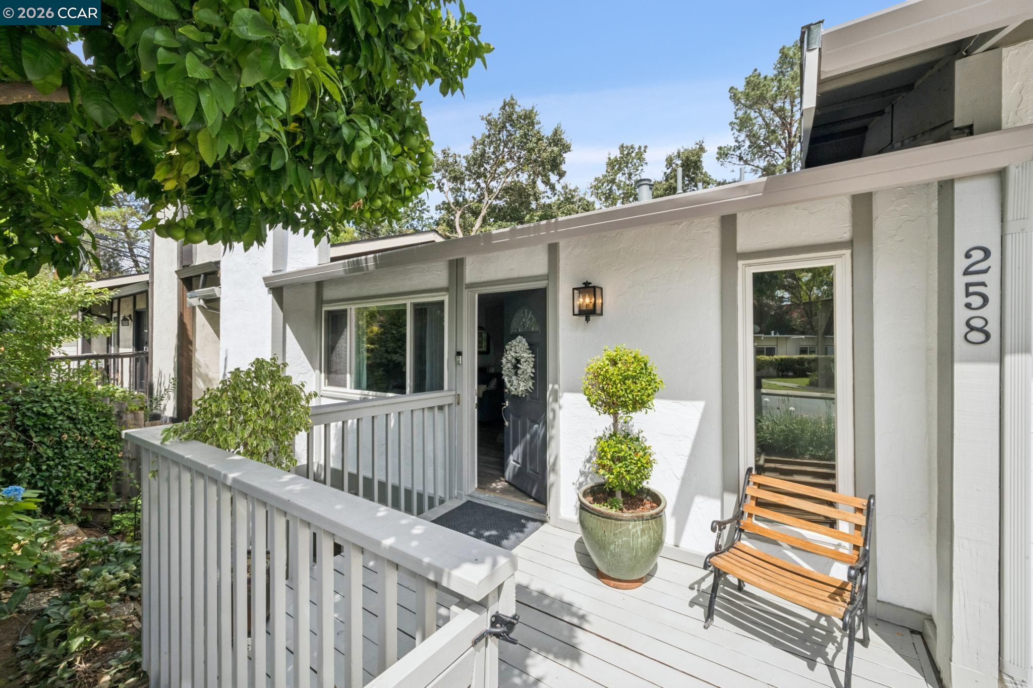 258 Barnett Ter