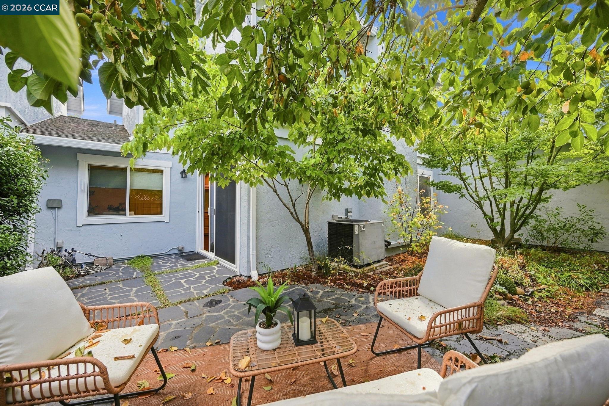 79 Fountainhead Ct