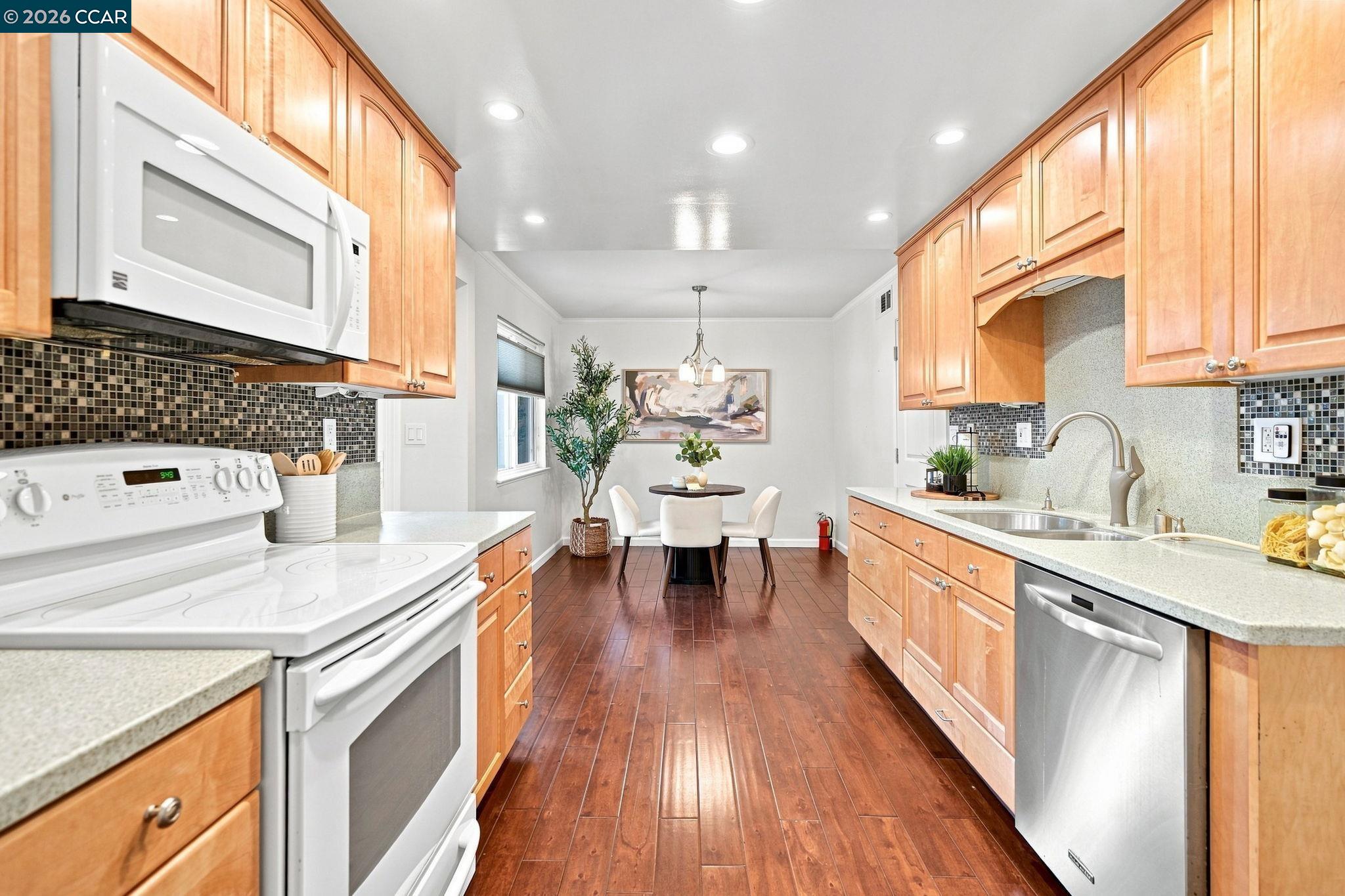 79 Fountainhead Ct