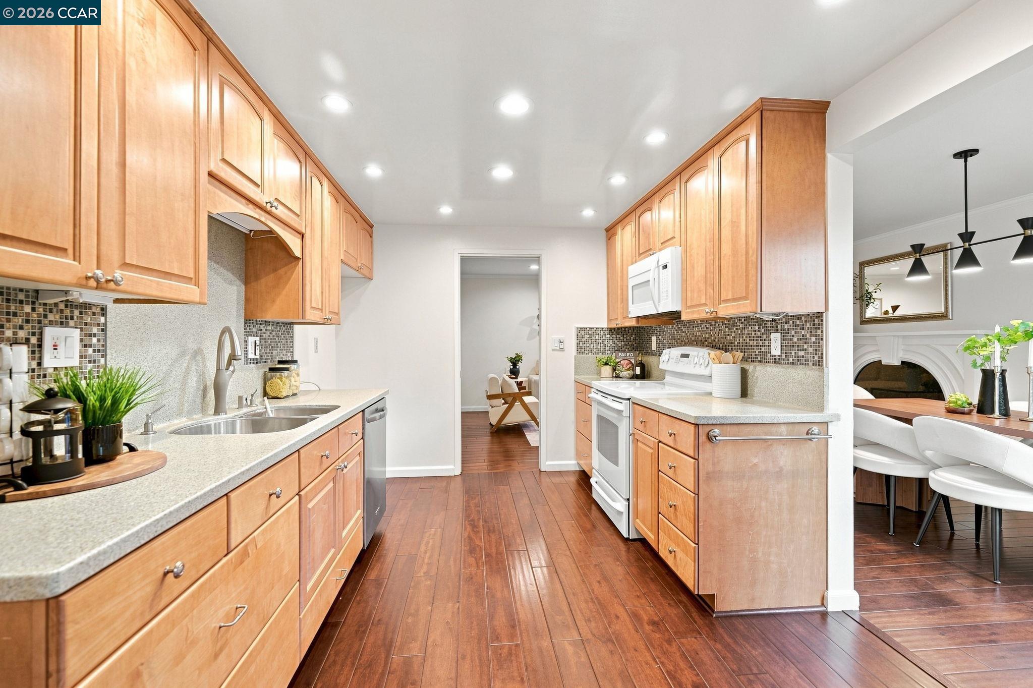 79 Fountainhead Ct