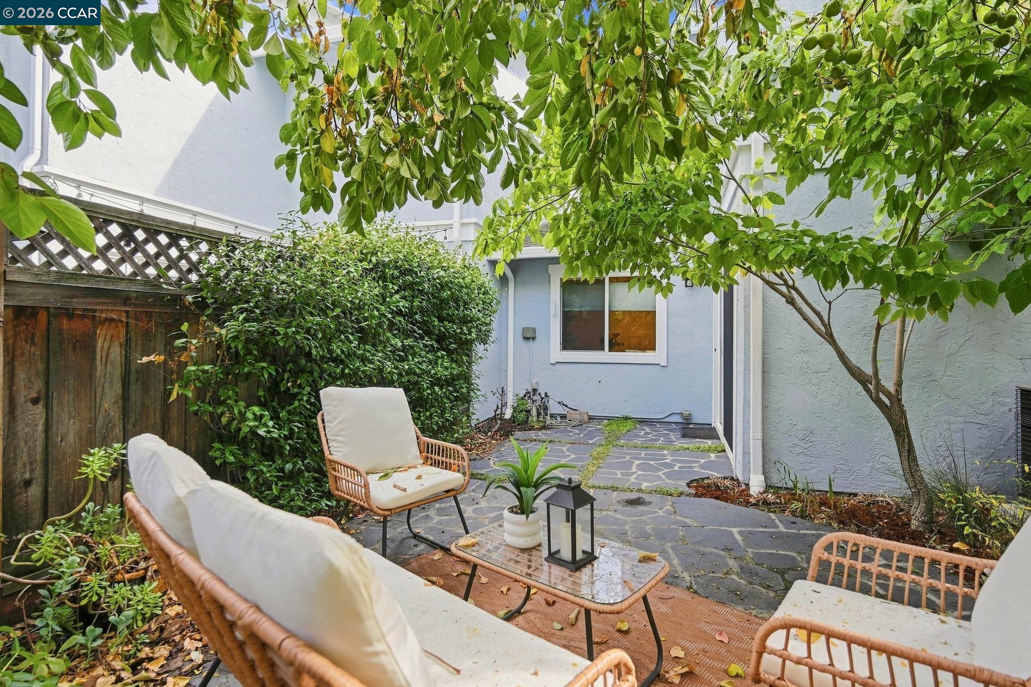 79 Fountainhead Ct