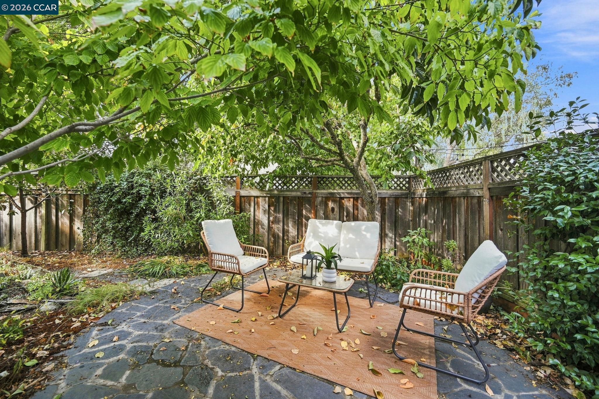 79 Fountainhead Ct