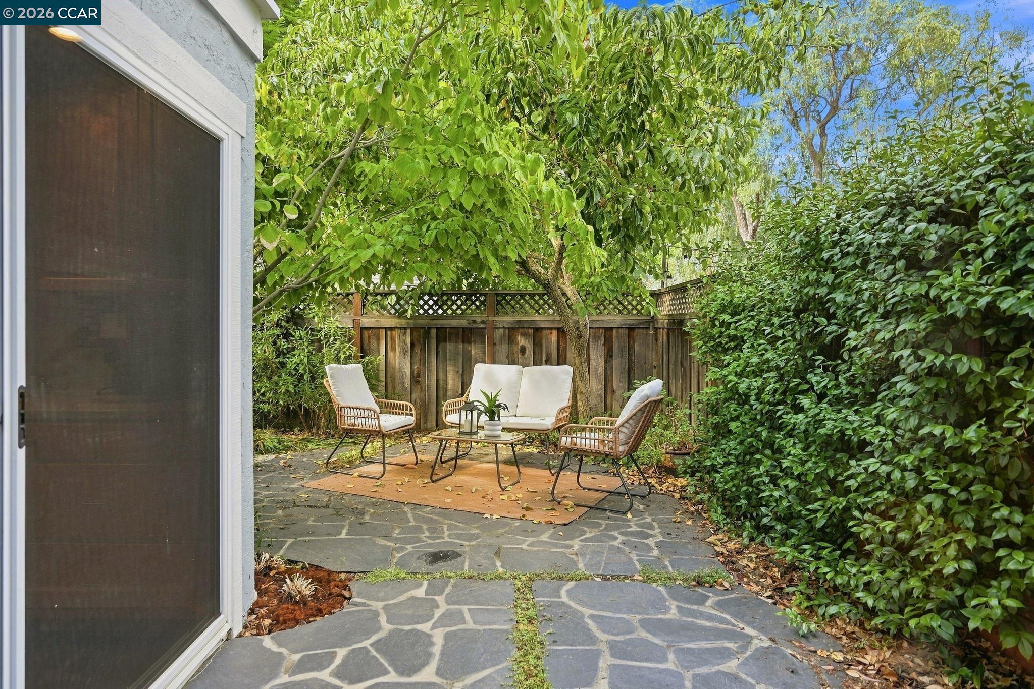 79 Fountainhead Ct