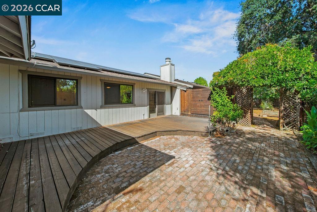 555 Kismet Ct