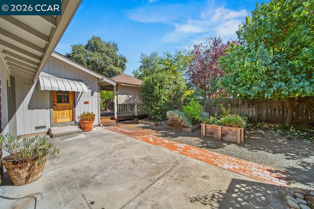 555 Kismet Ct