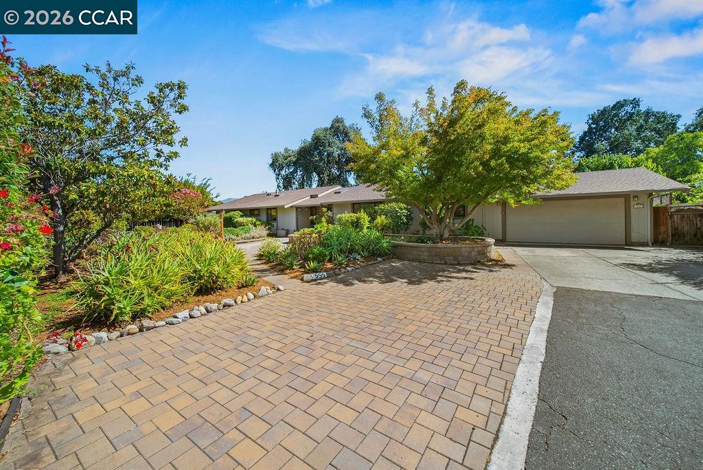 555 Kismet Ct