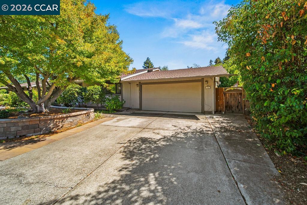 555 Kismet Ct