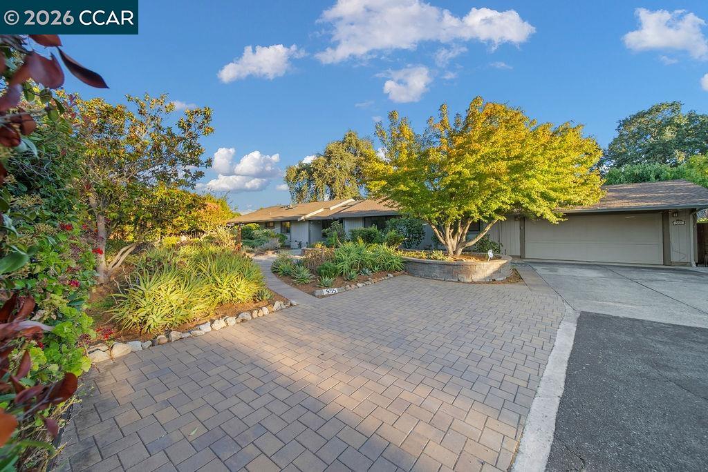 555 Kismet Ct