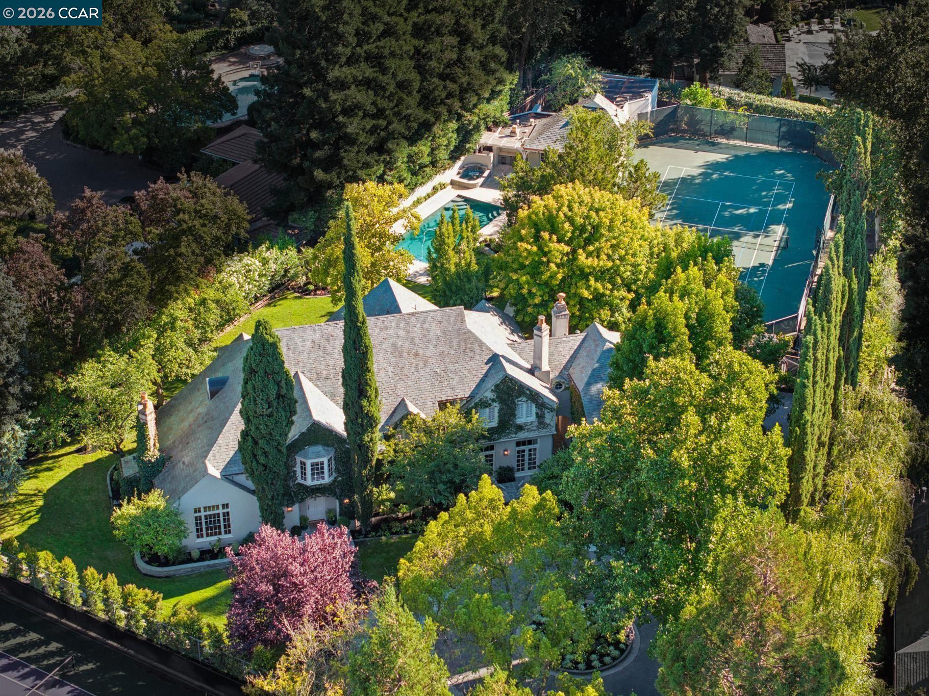 1232 Rose Ln