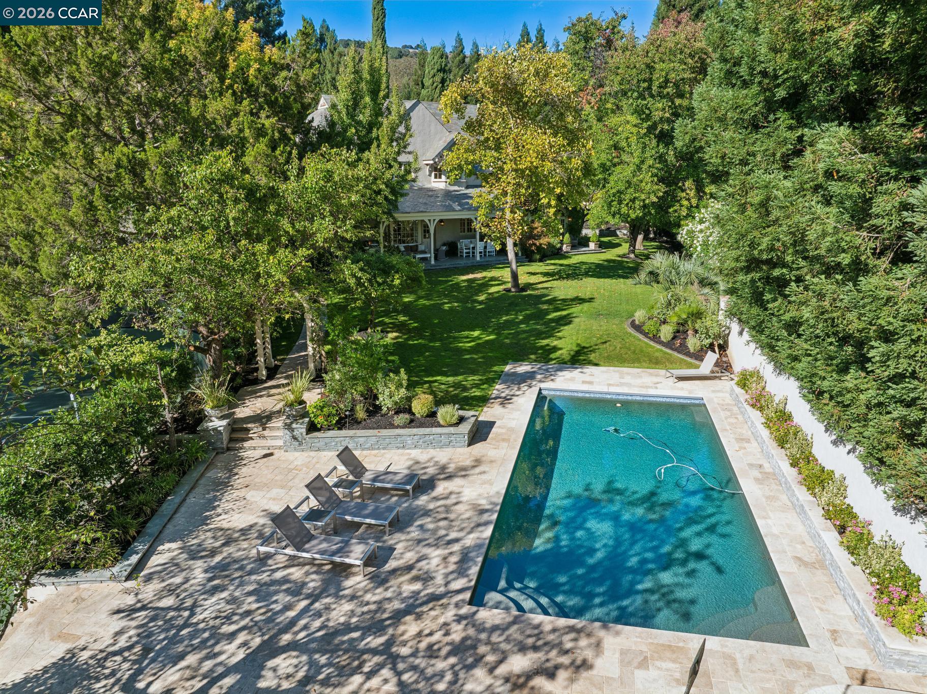 1232 Rose Ln