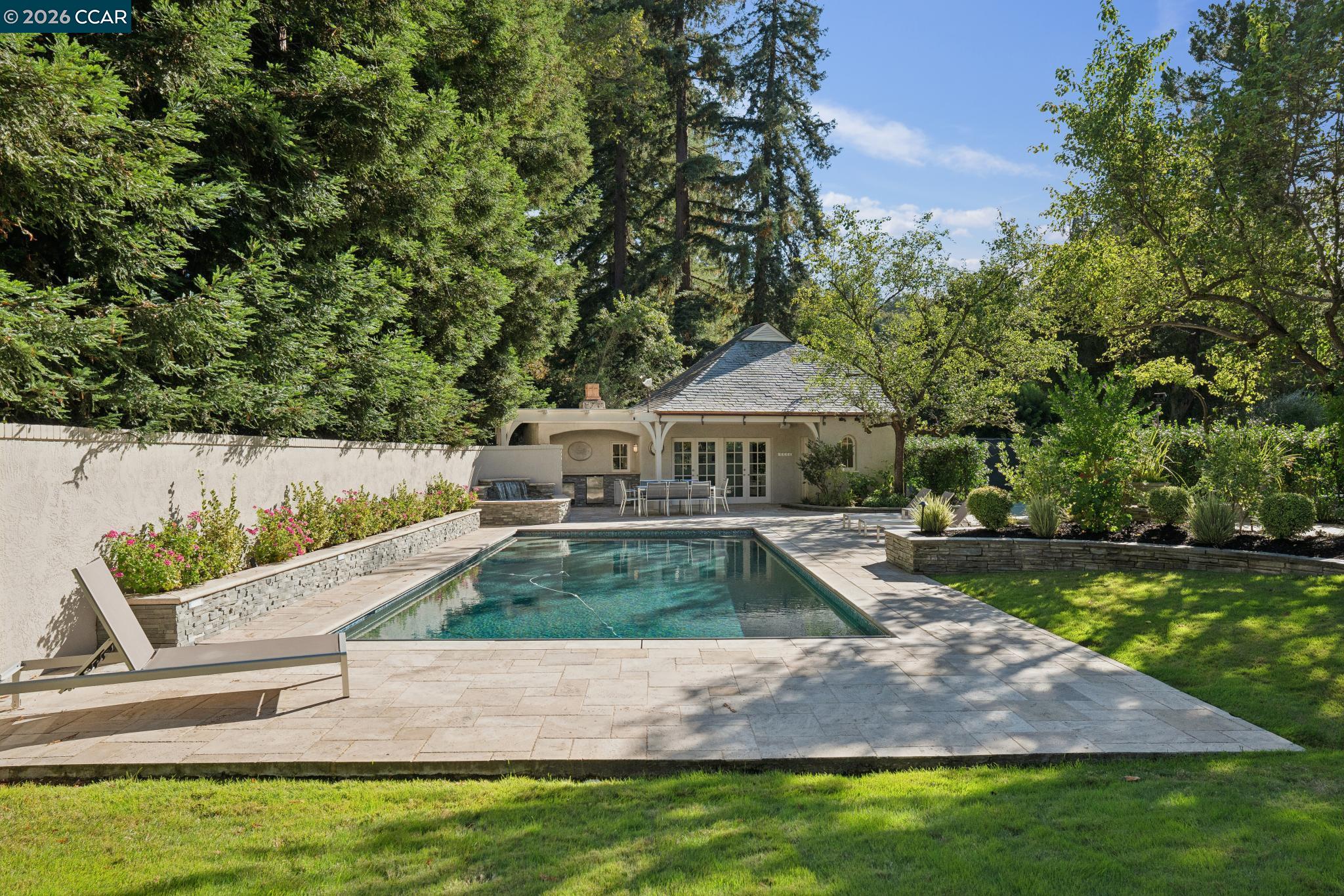 1232 Rose Ln