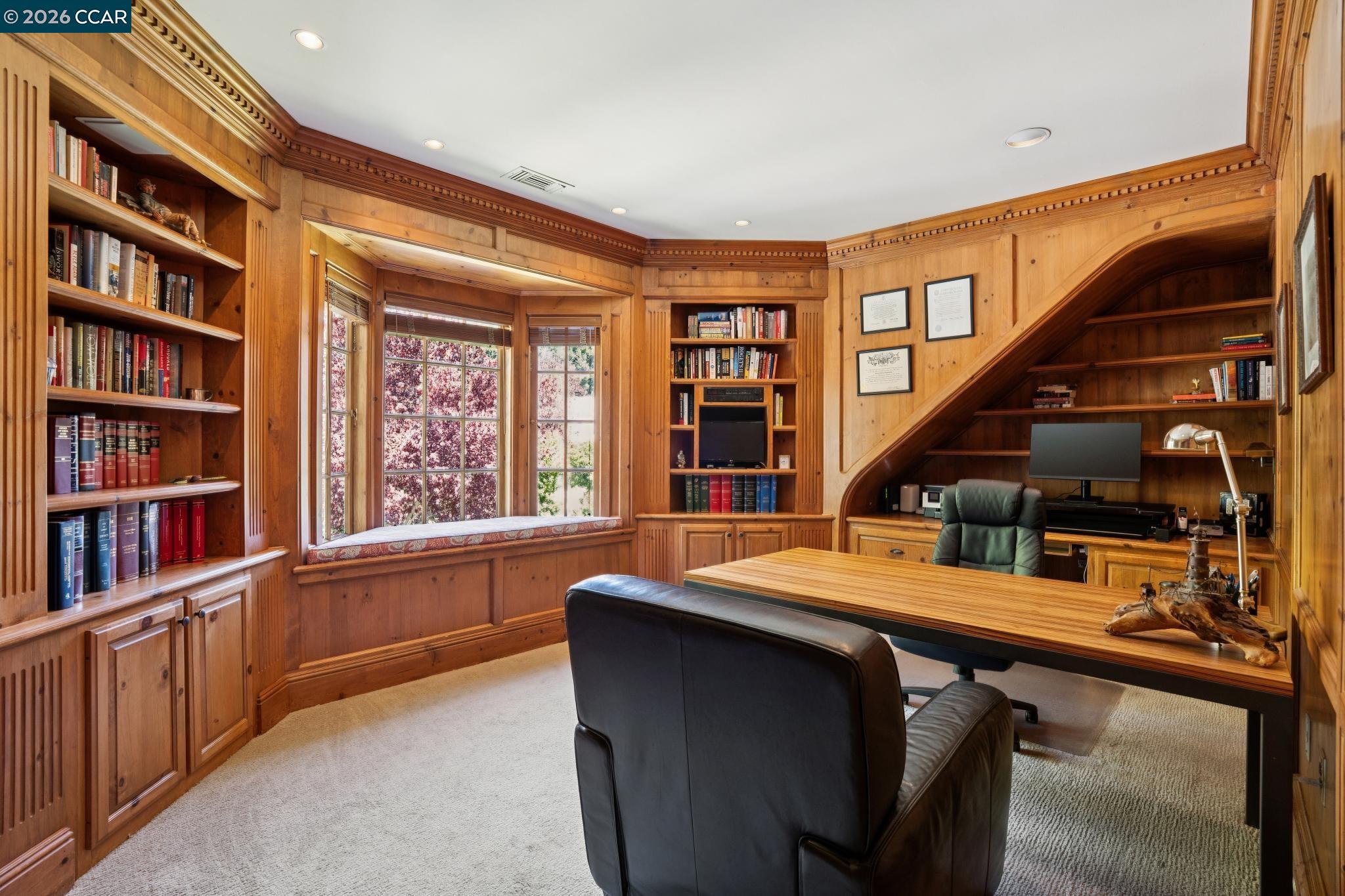 1232 Rose Ln
