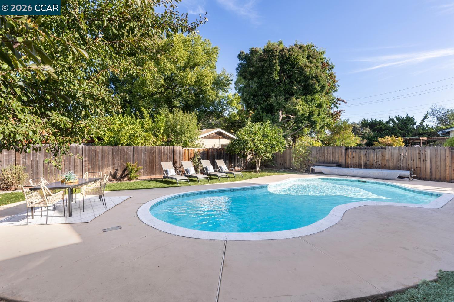 2225 Sierra Ct