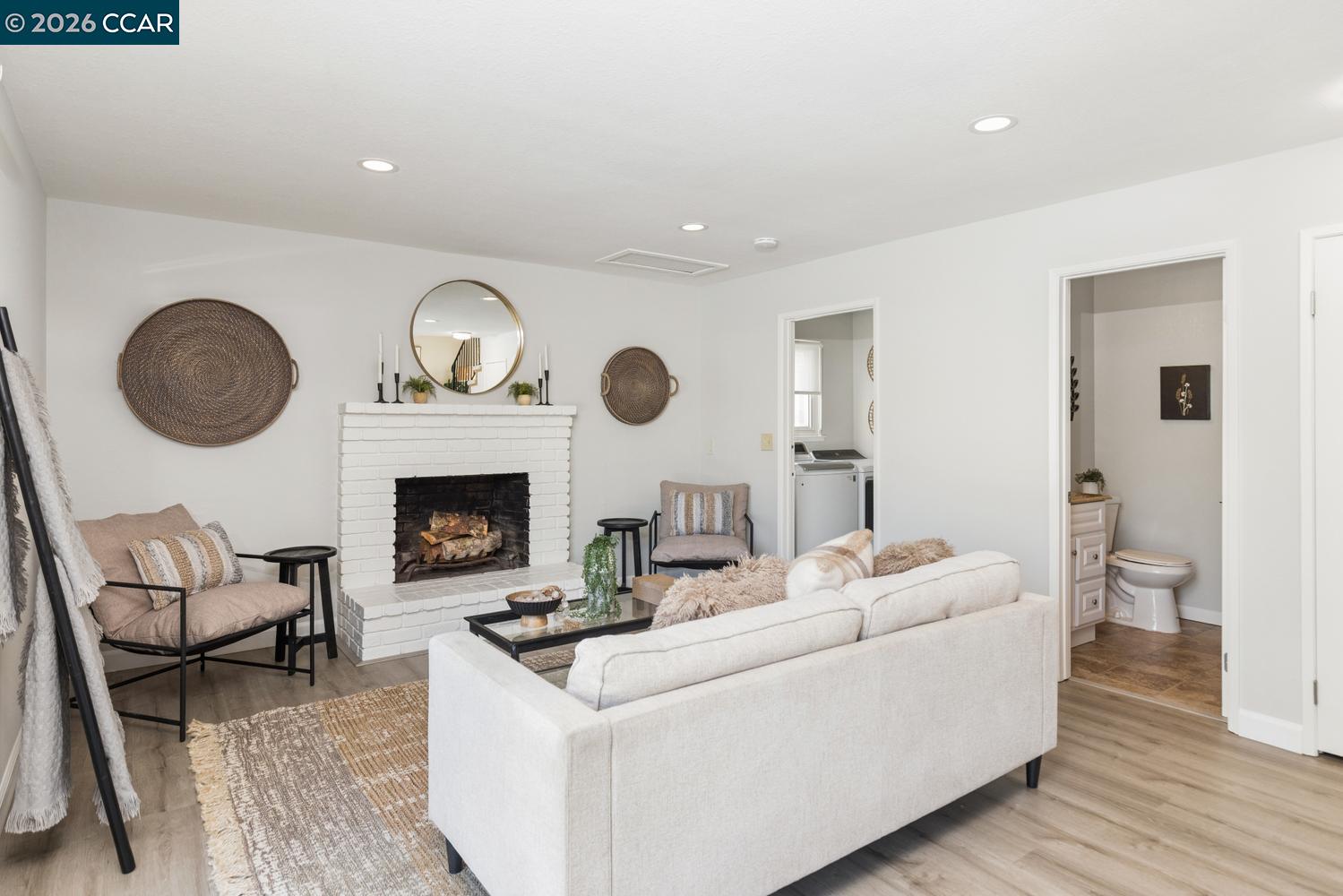 2225 Sierra Ct