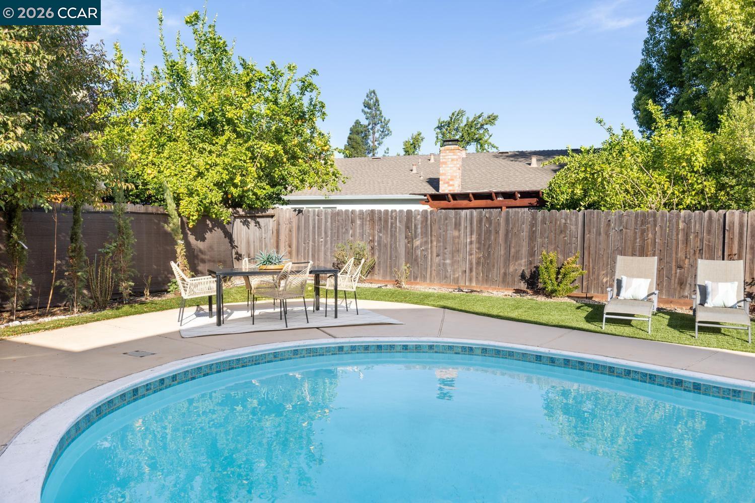 2225 Sierra Ct
