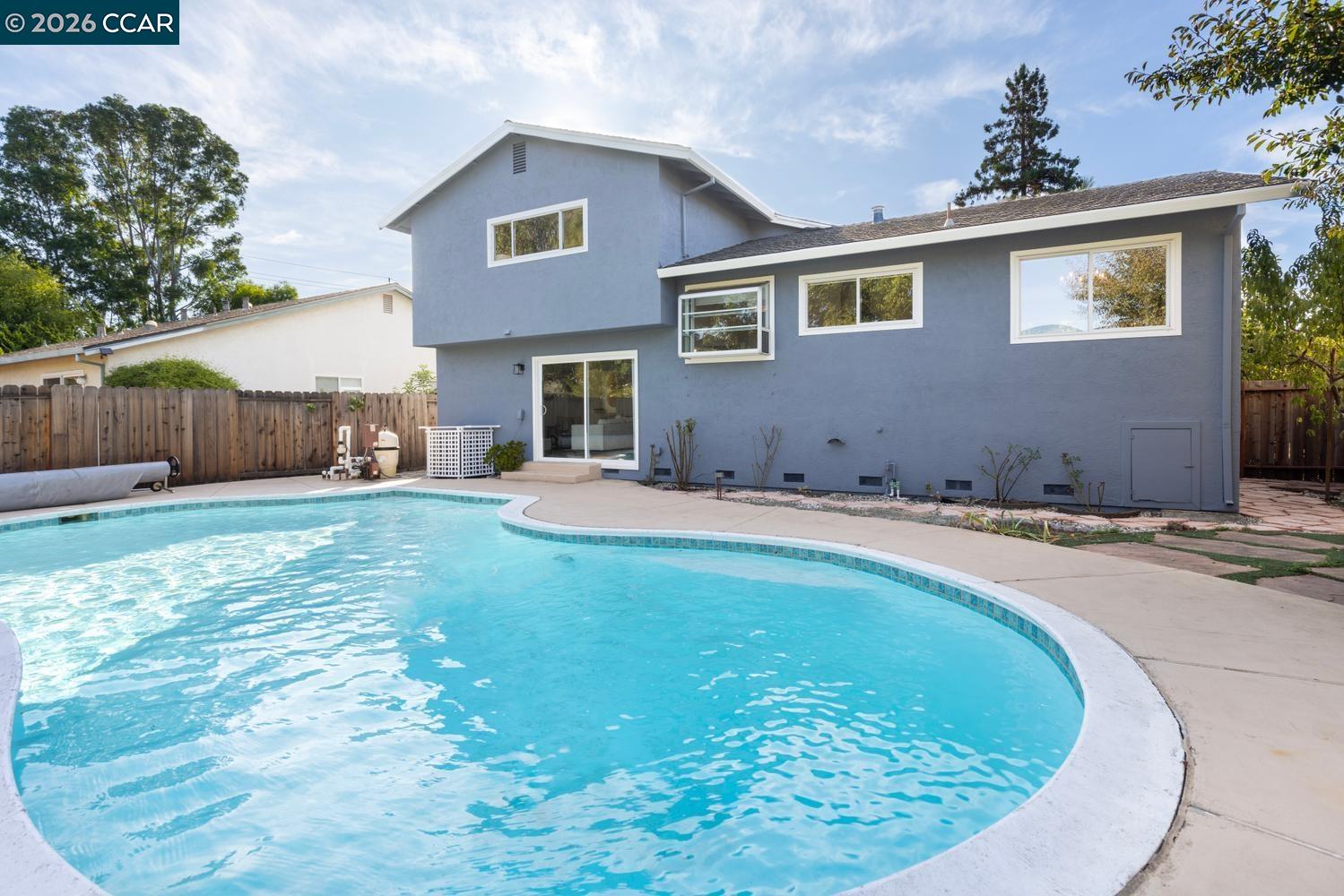 2225 Sierra Ct