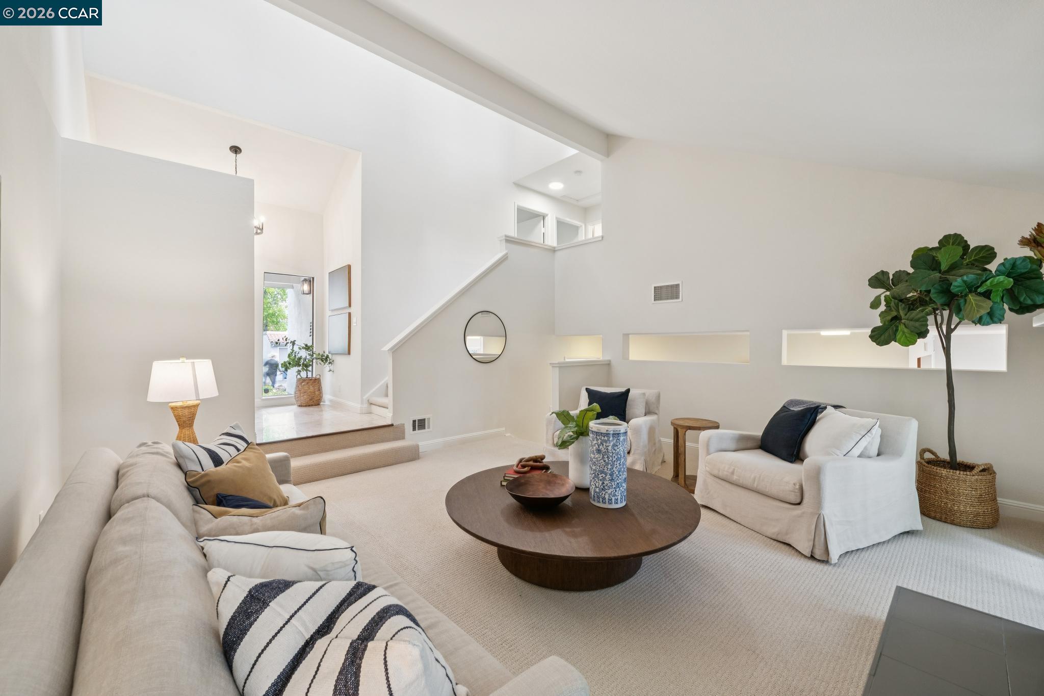 262 Paseo Bernal