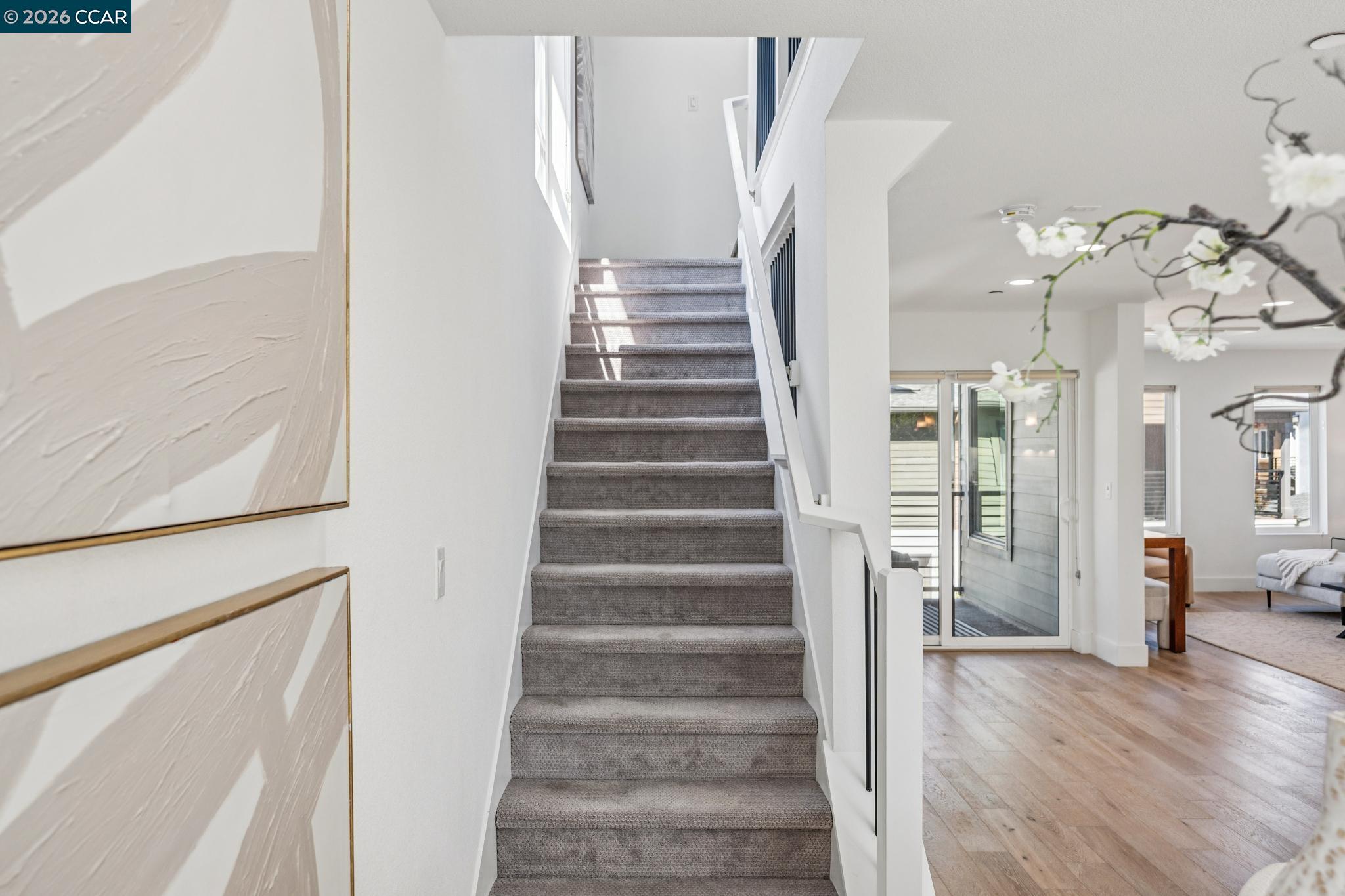 132 Pioneer Ave