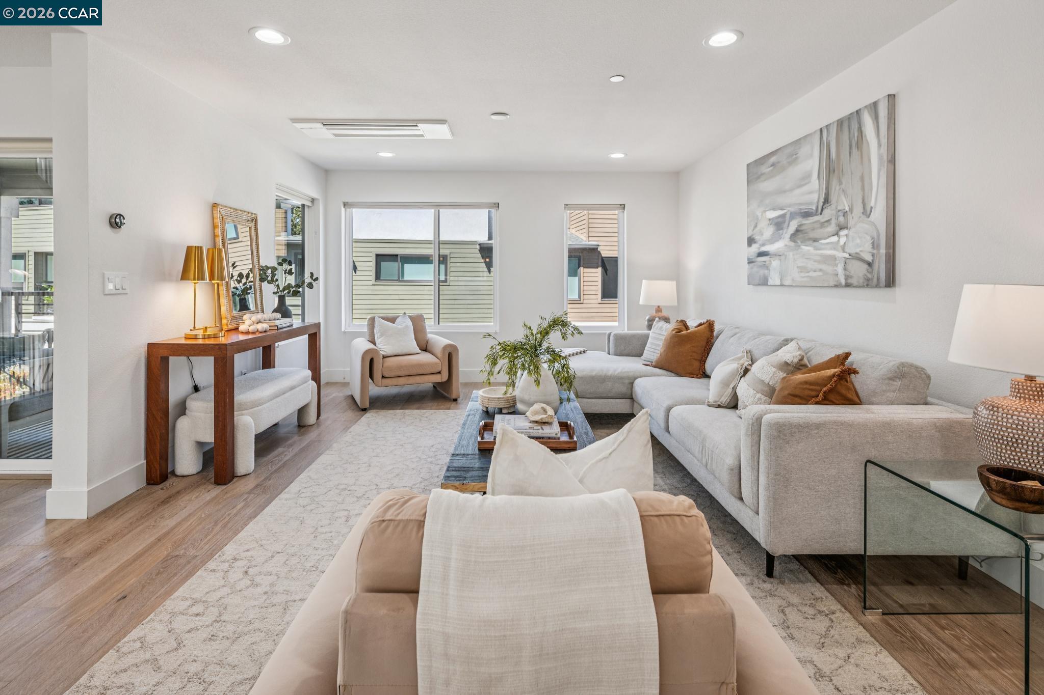 132 Pioneer Ave