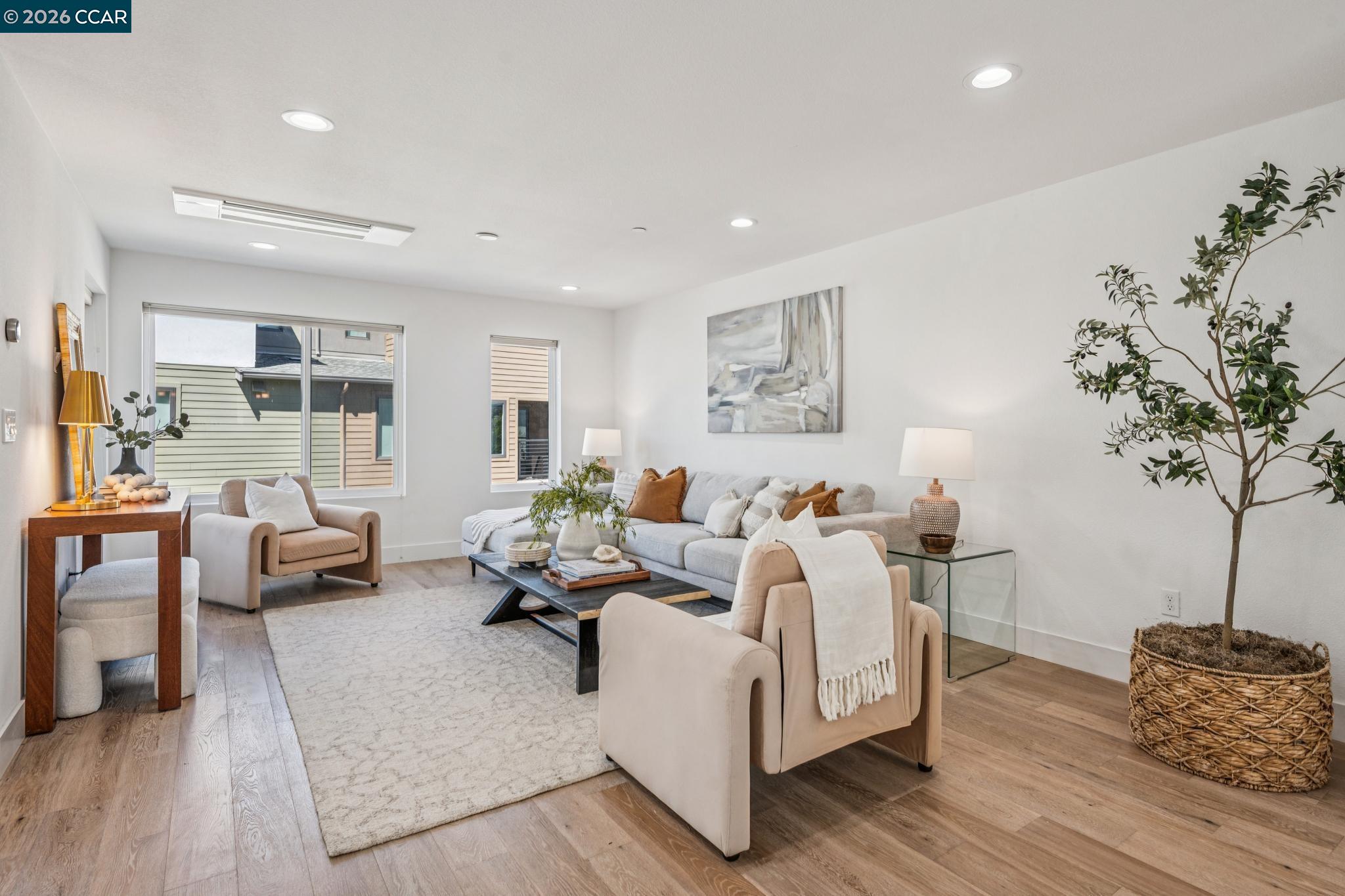 132 Pioneer Ave