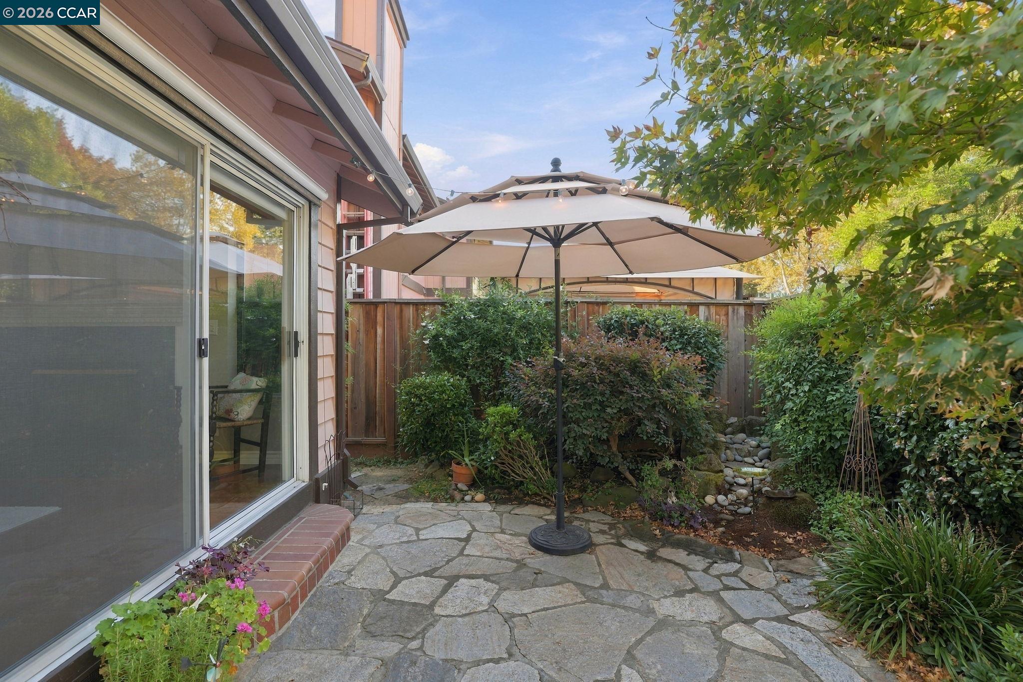 231 Charter Oak Cir