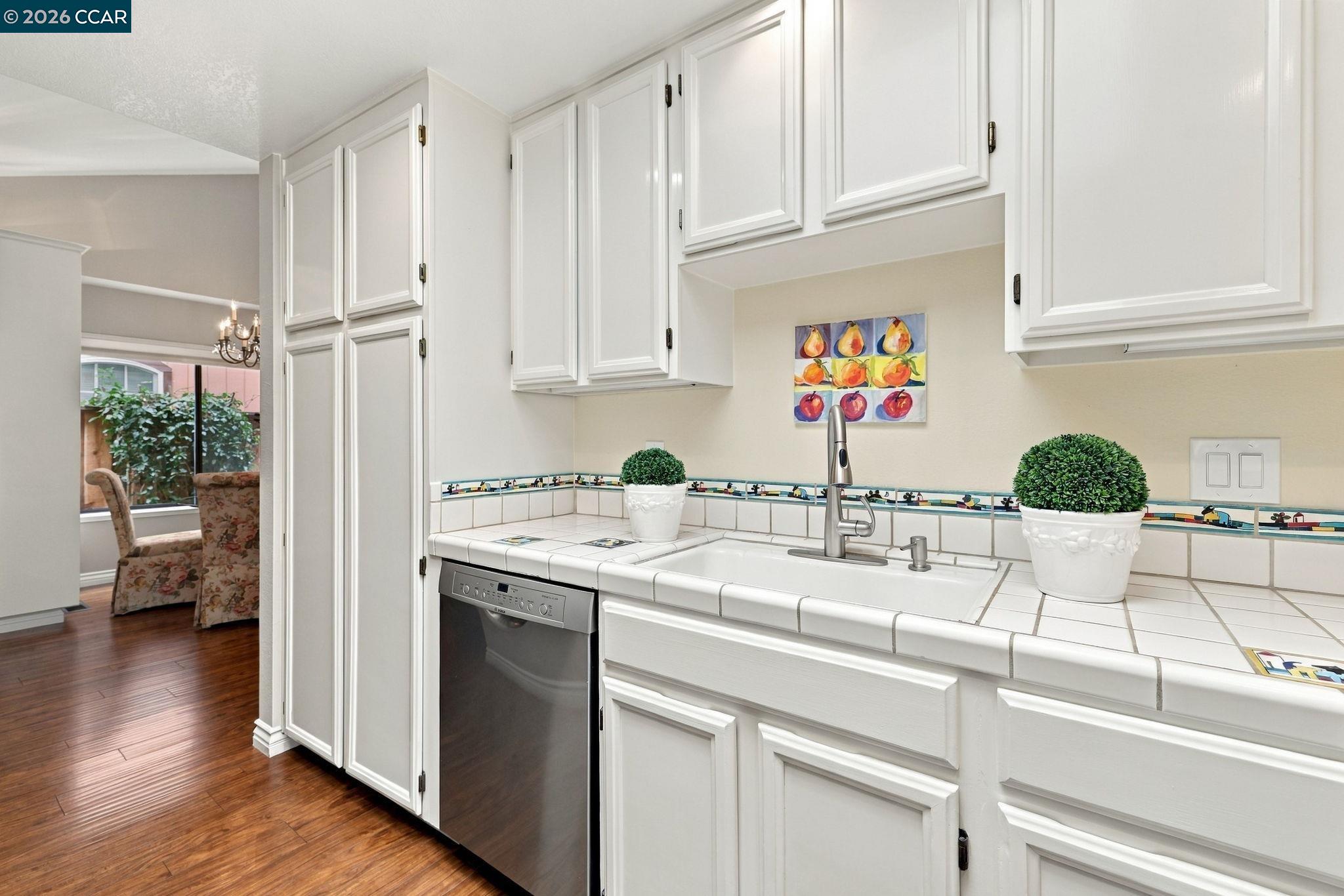 231 Charter Oak Cir