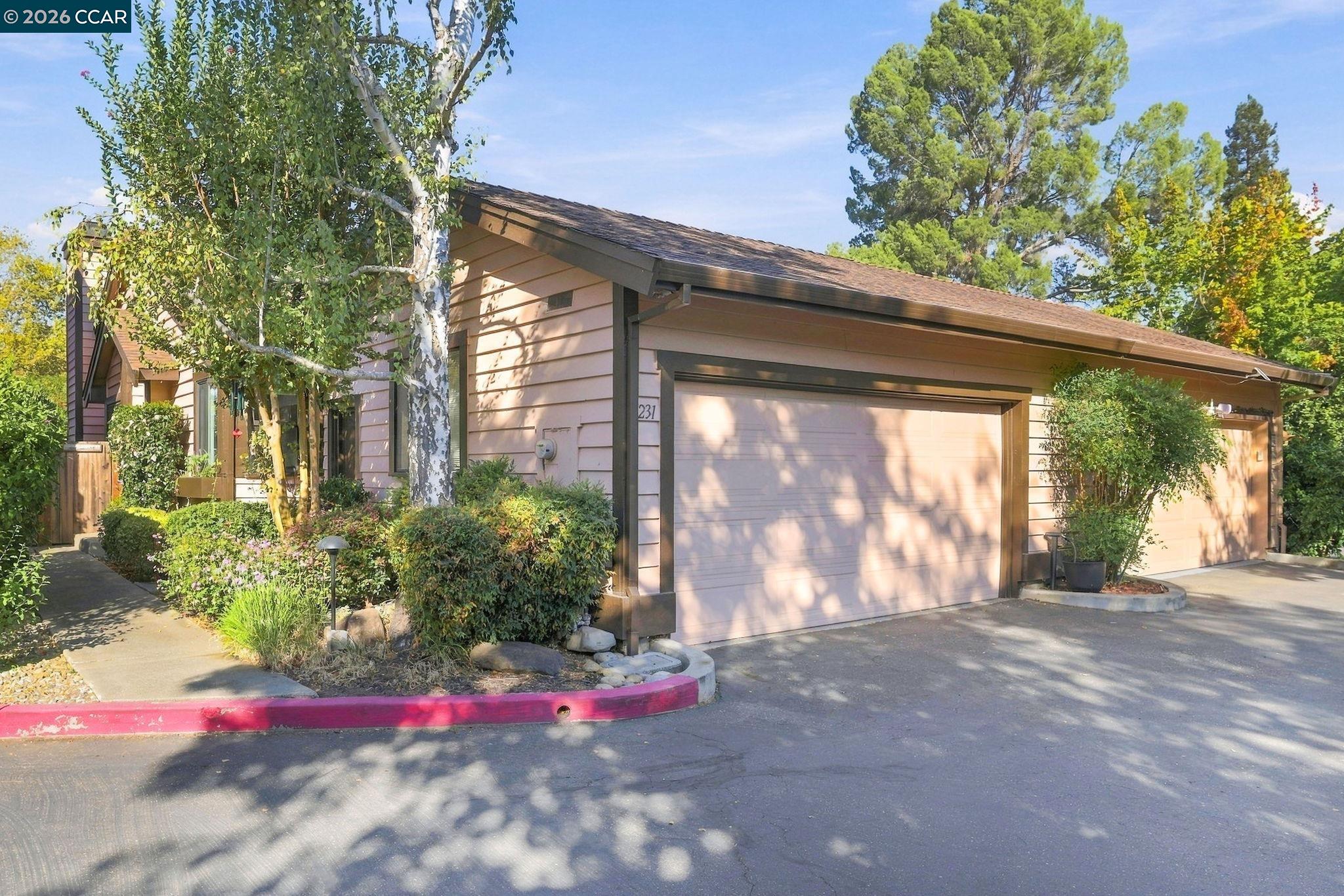 231 Charter Oak Cir