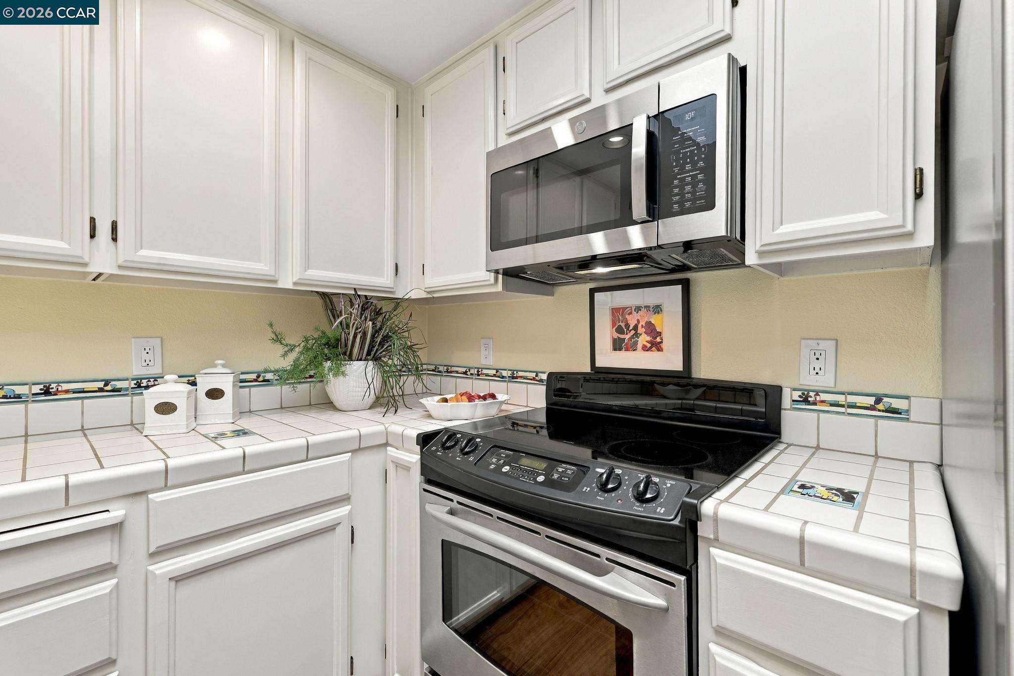 231 Charter Oak Cir