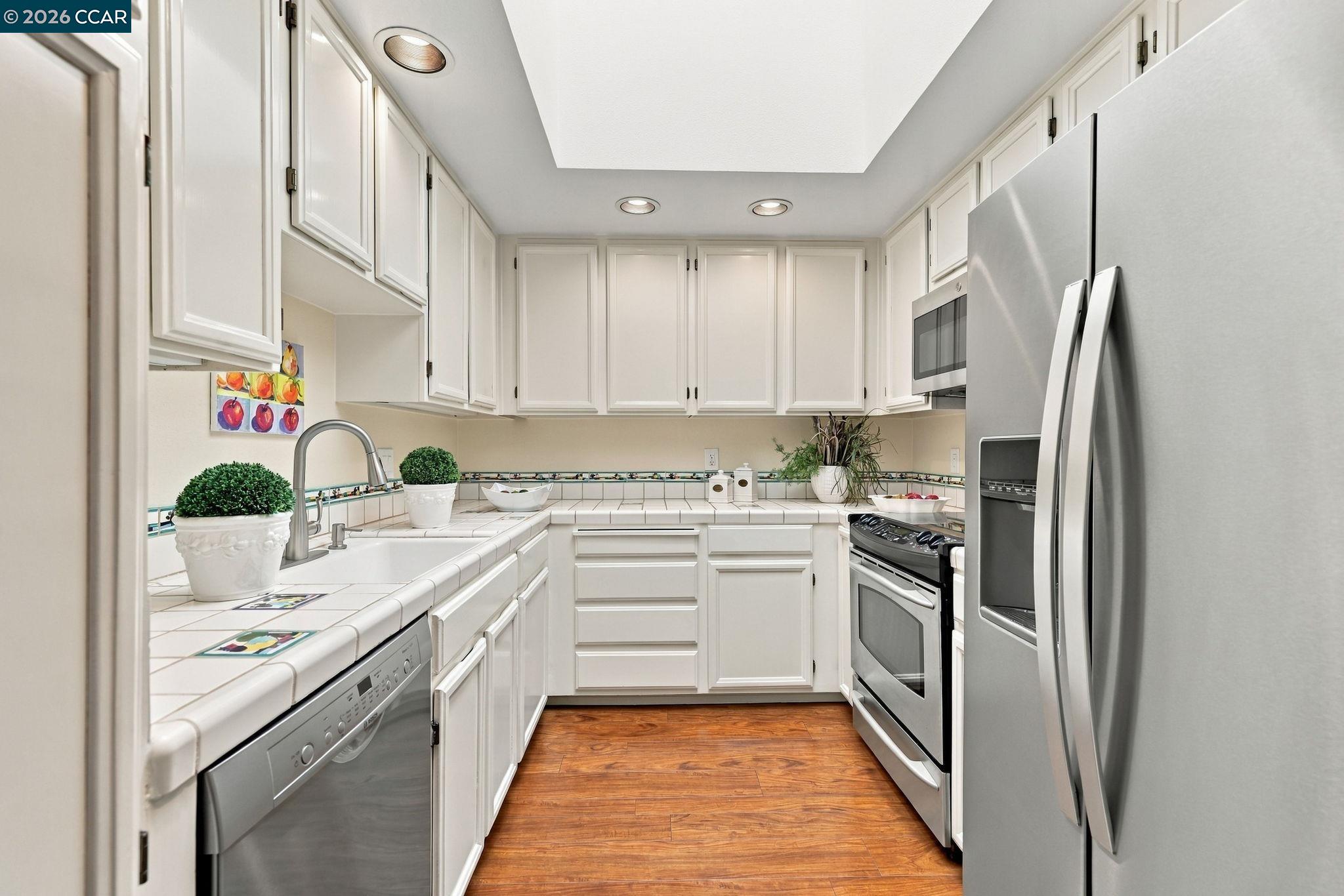 231 Charter Oak Cir