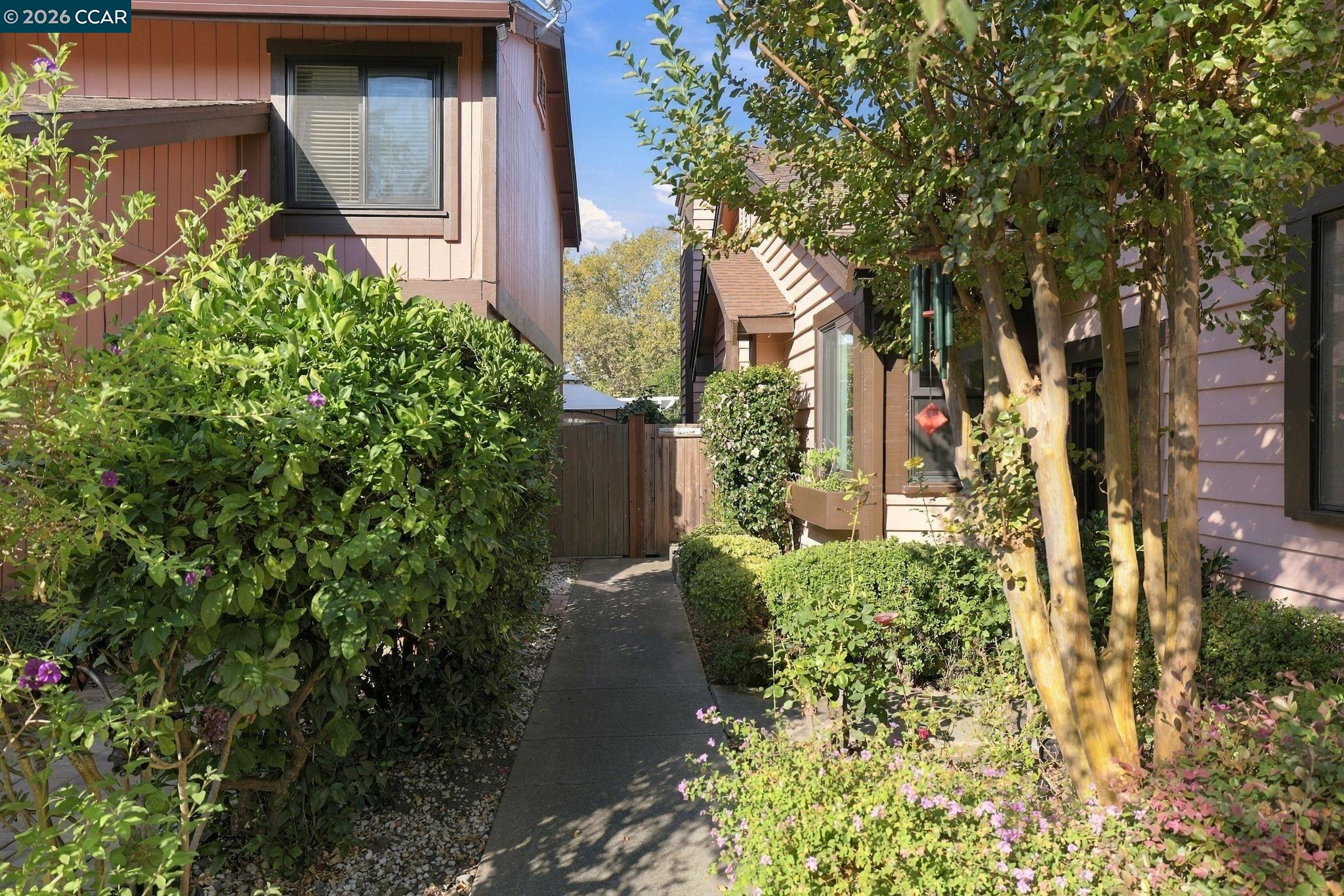 231 Charter Oak Cir