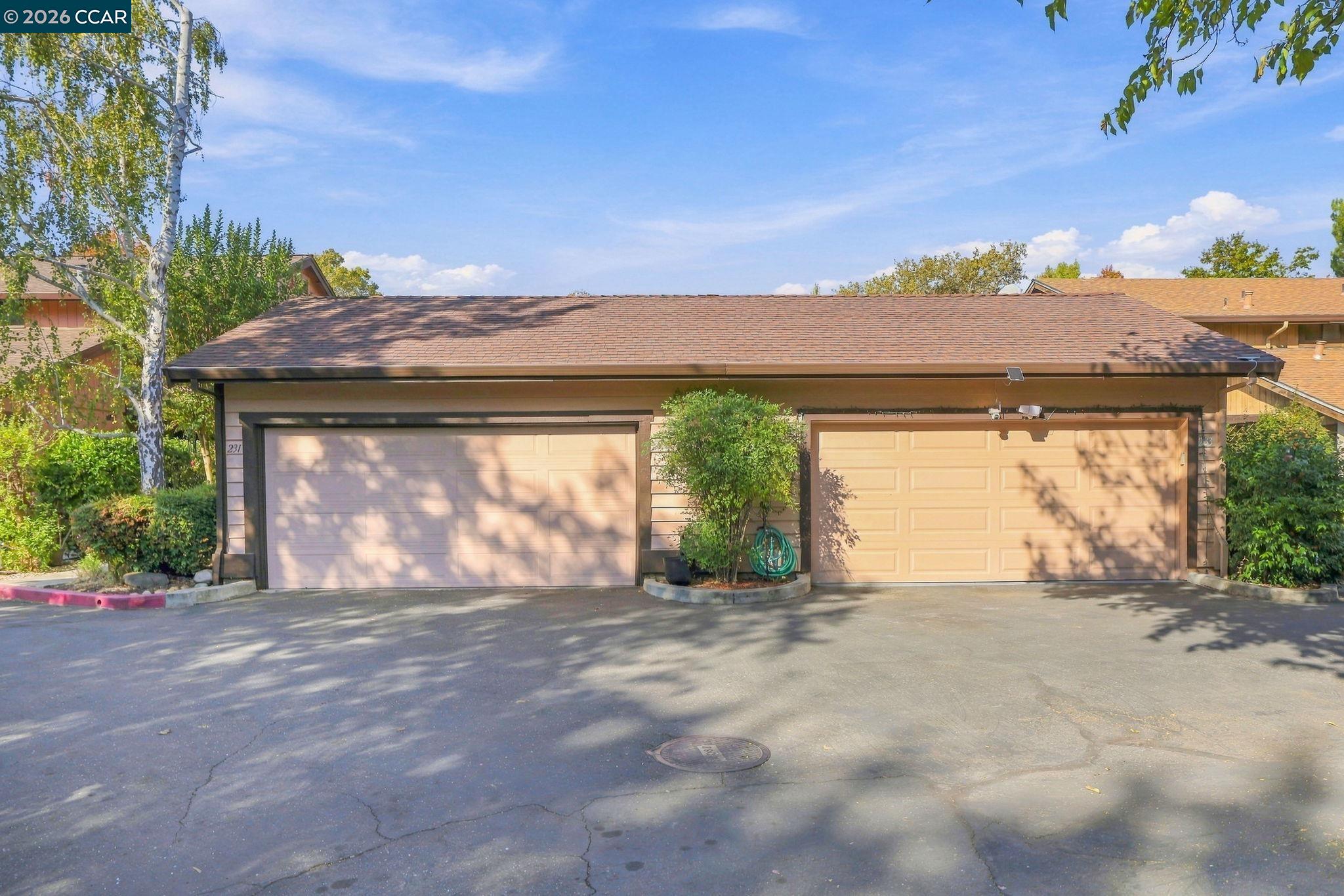 231 Charter Oak Cir