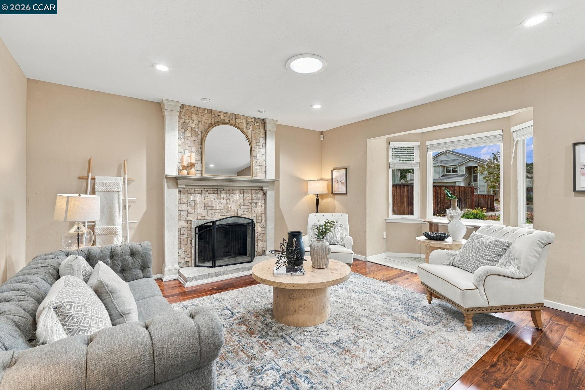 1719 Greentree Dr