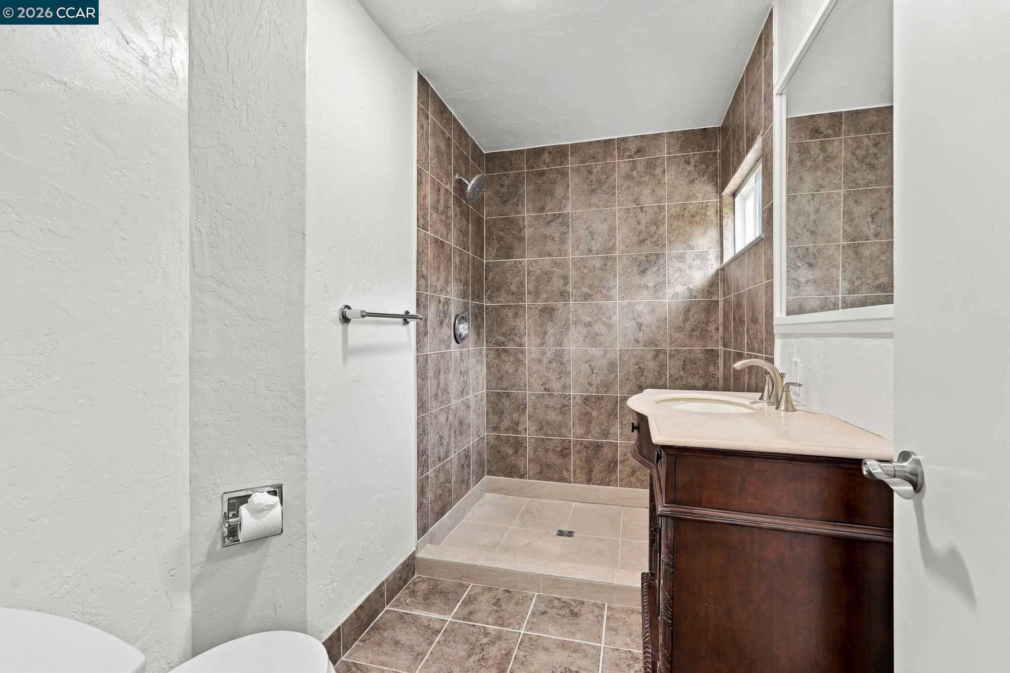 1719 Greentree Dr