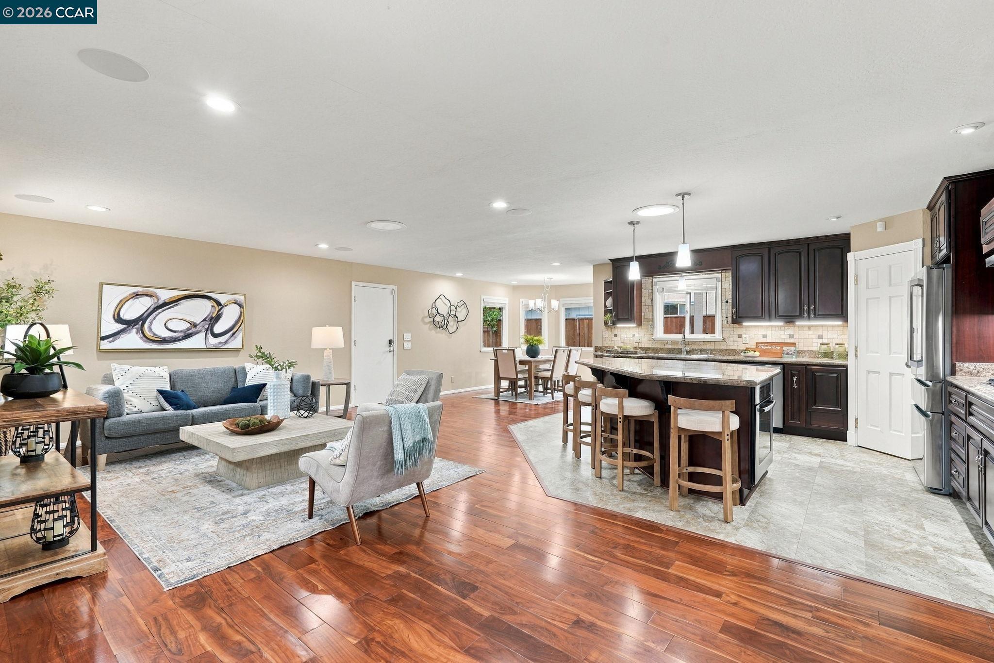 1719 Greentree Dr