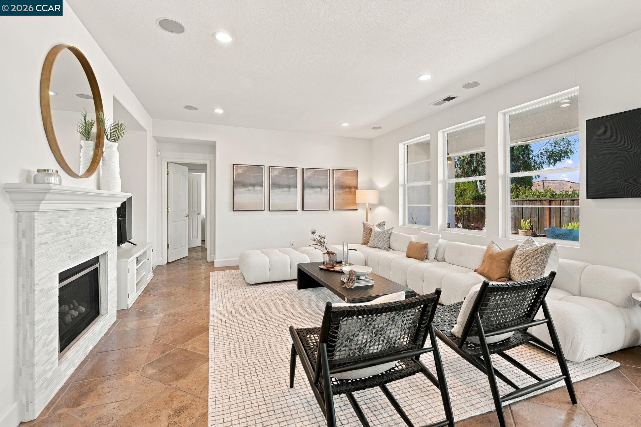 5279 S Montecito Dr