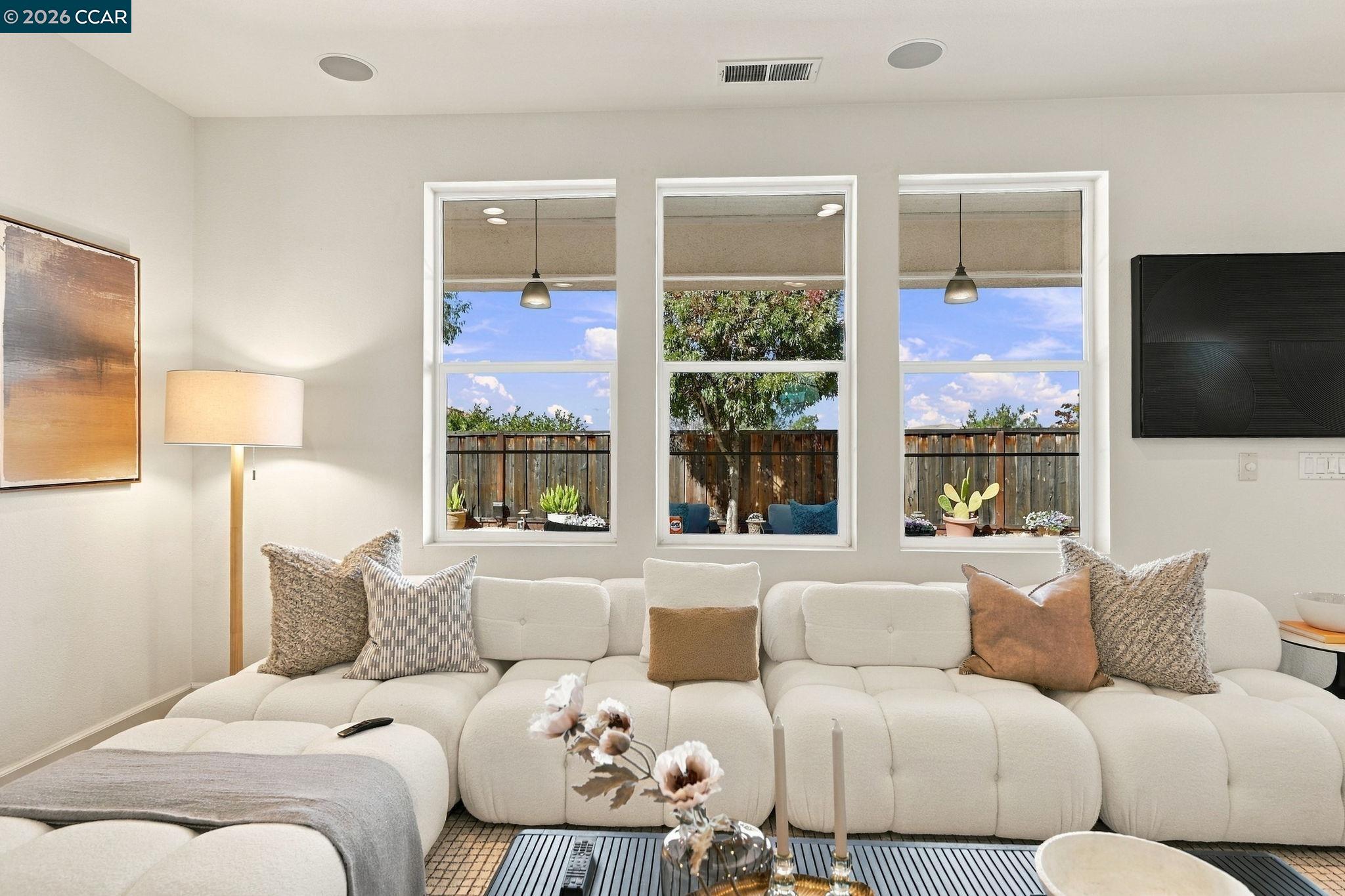 5279 S Montecito Dr