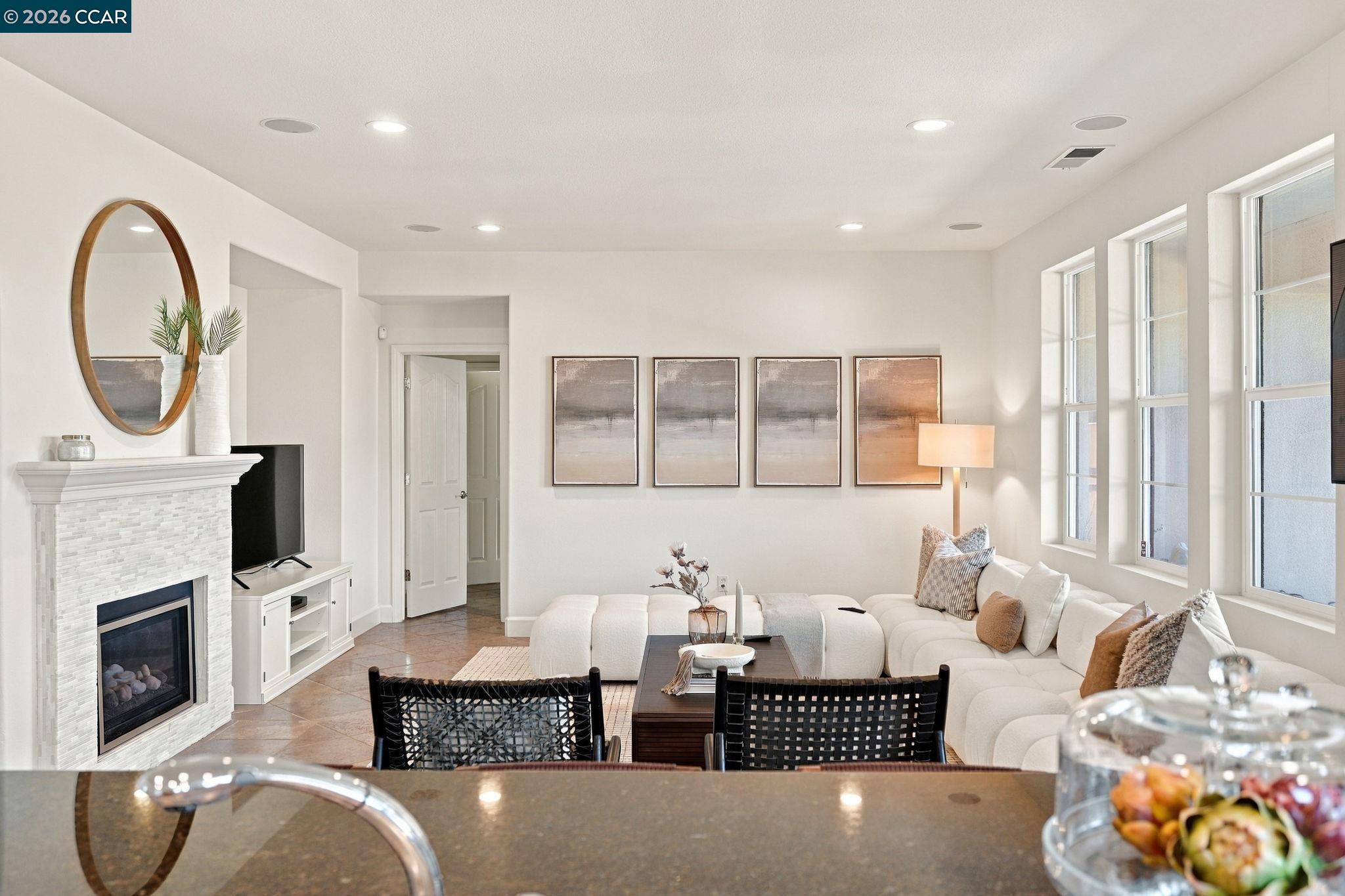 5279 S Montecito Dr