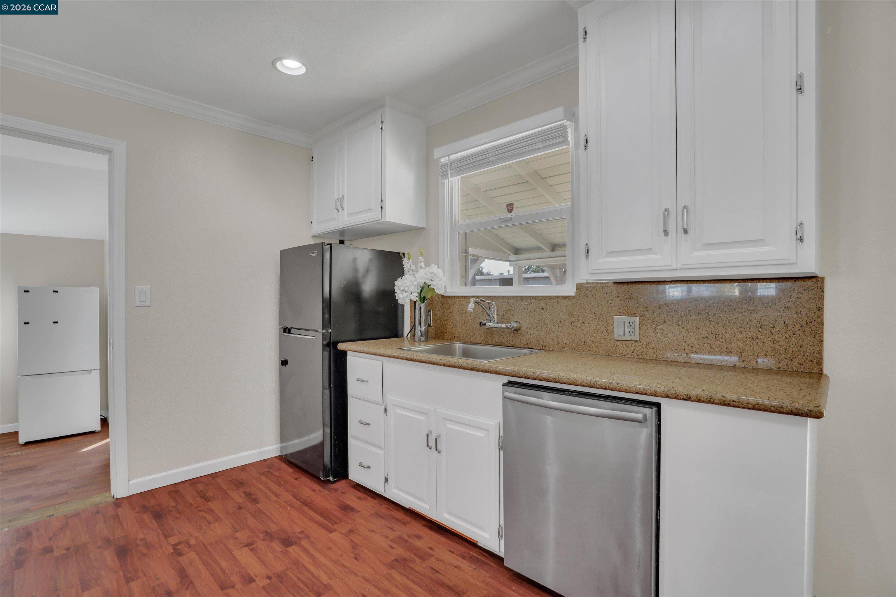 42 E 13Th St
