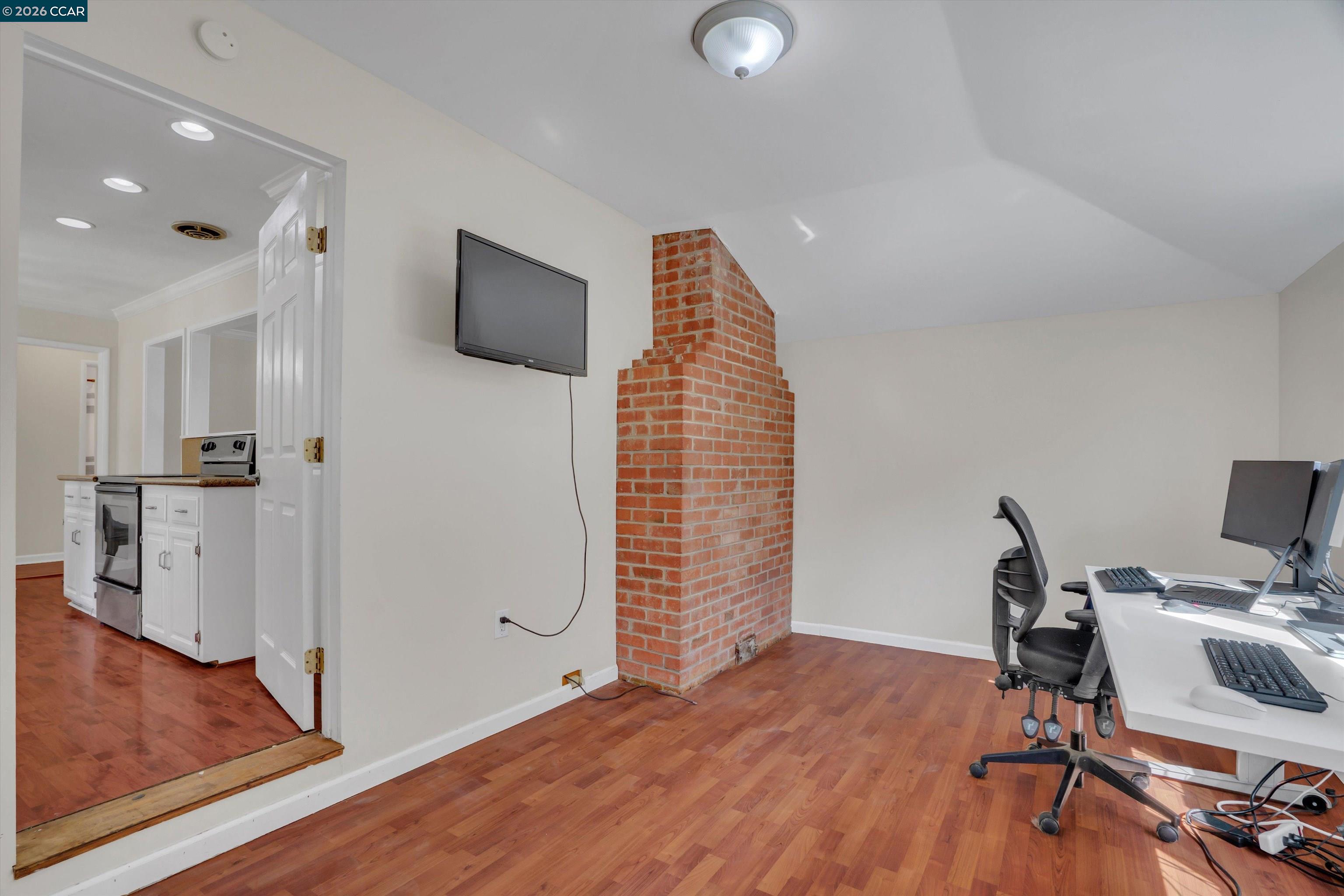 42 E 13Th St