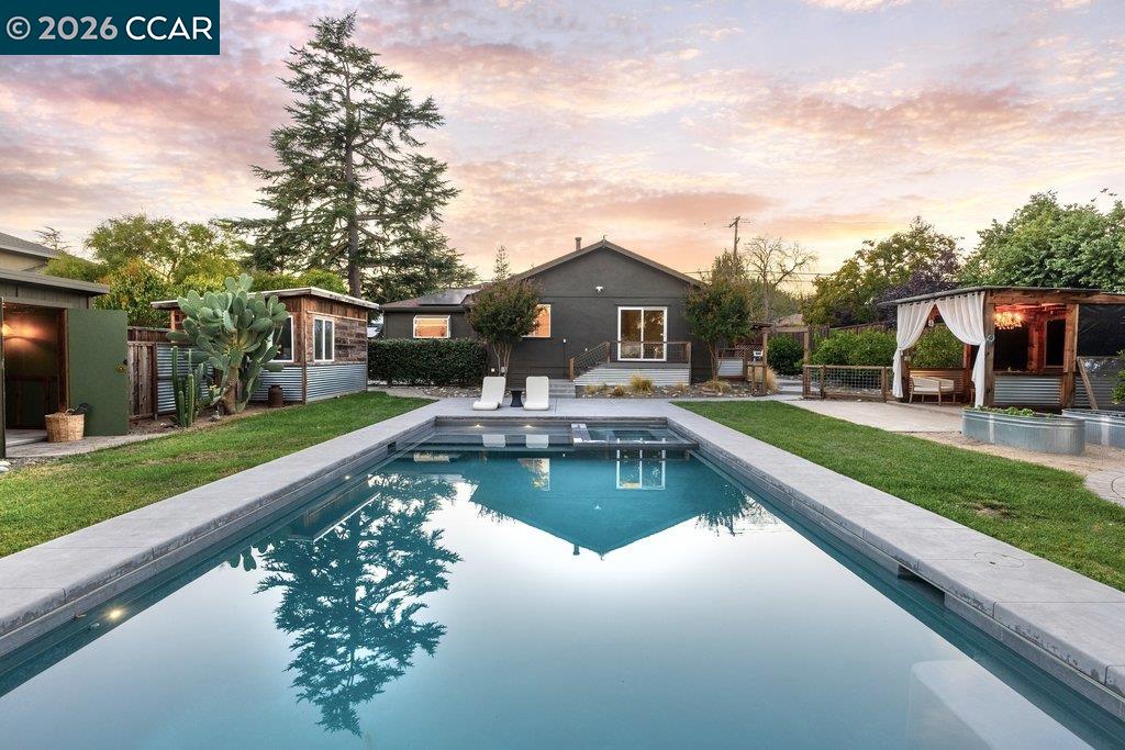 1122 Juanita Dr