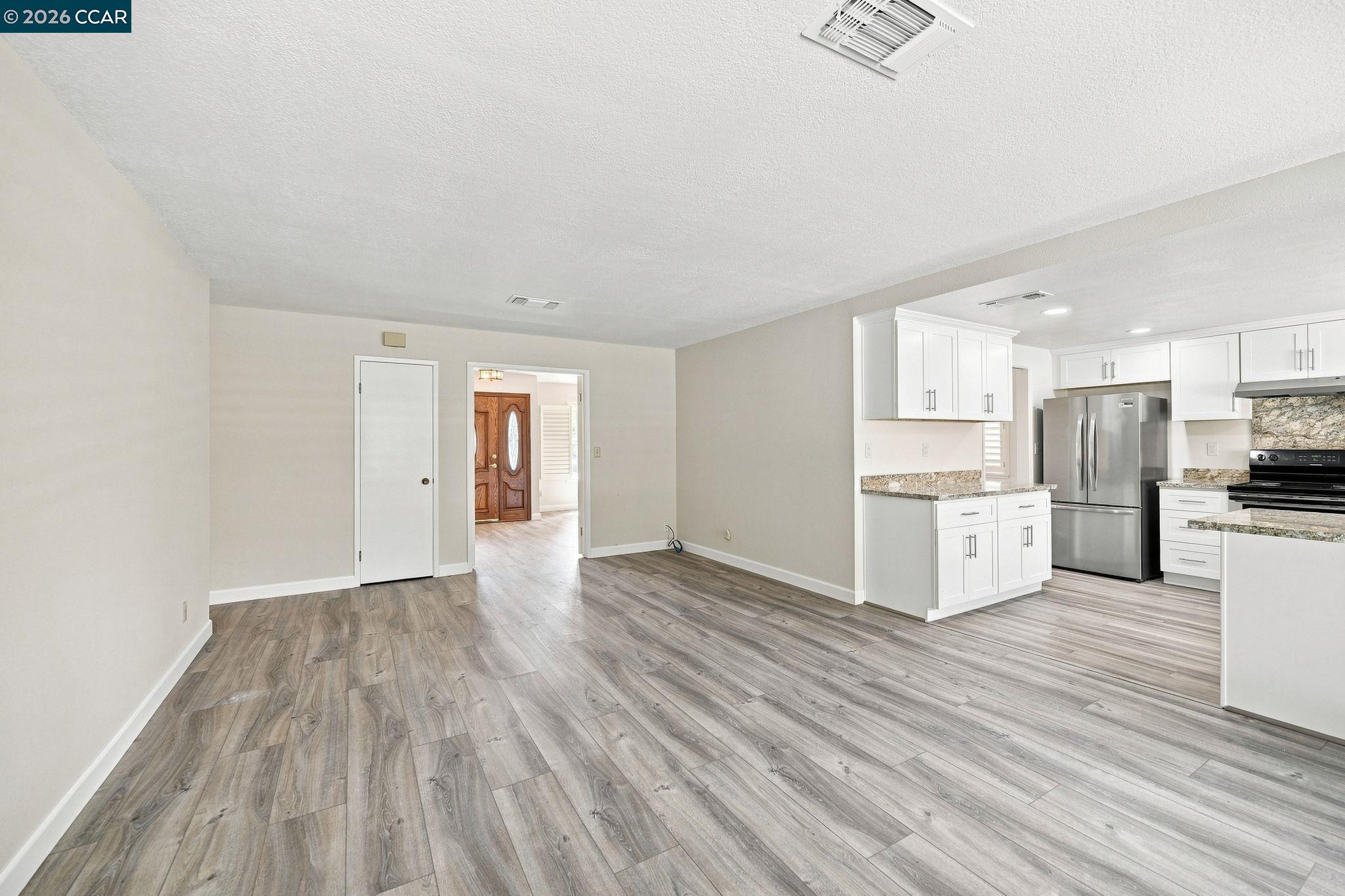 1284 Pinecrest Dr