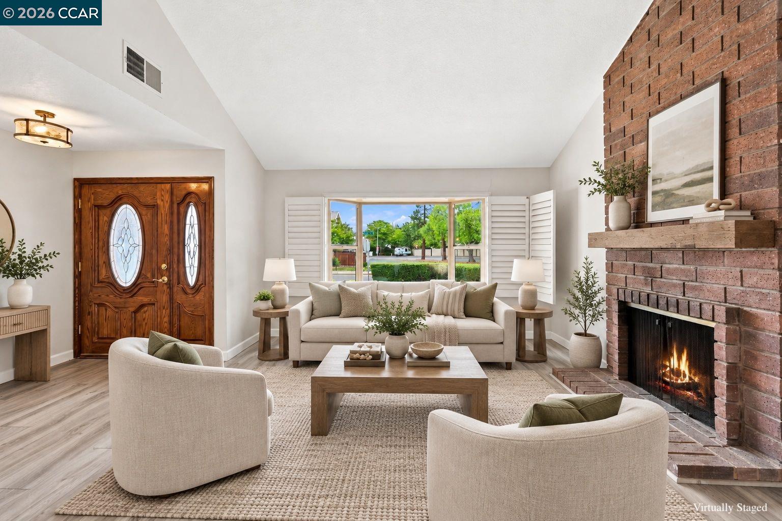 1284 Pinecrest Dr